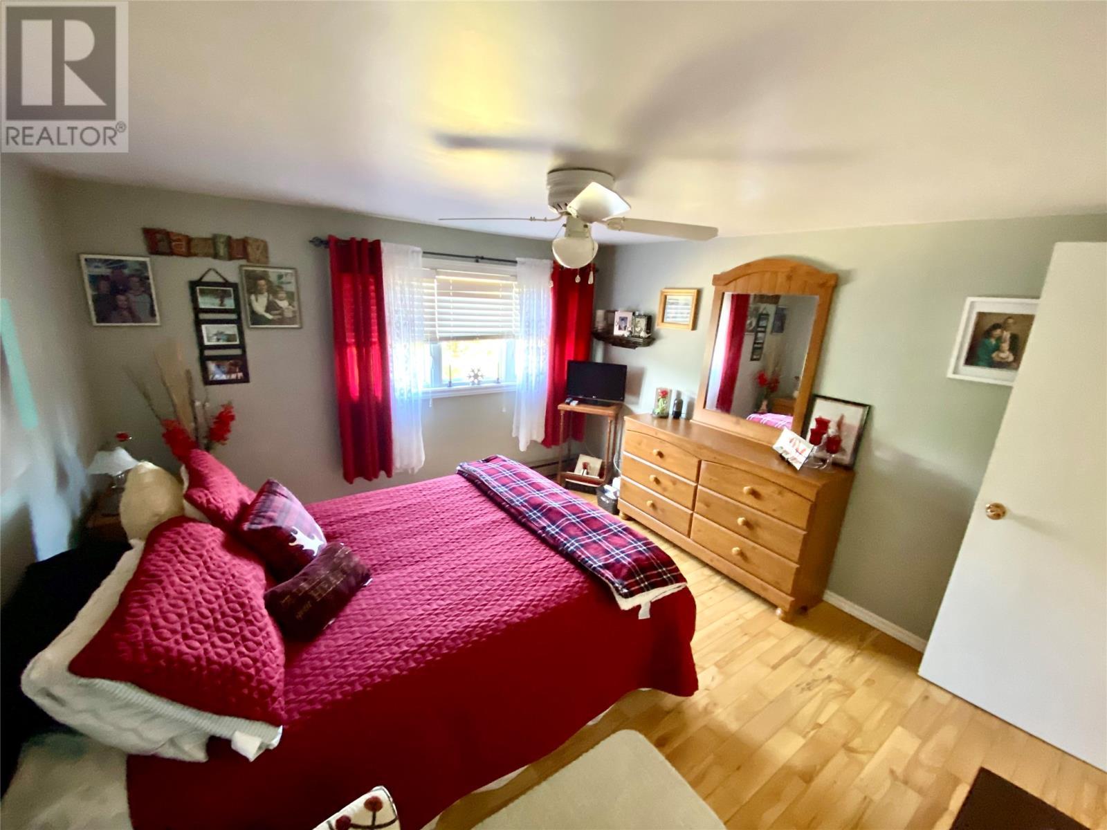 47 Main Street N, Eastport, NL - Indoor Photo Showing Bedroom