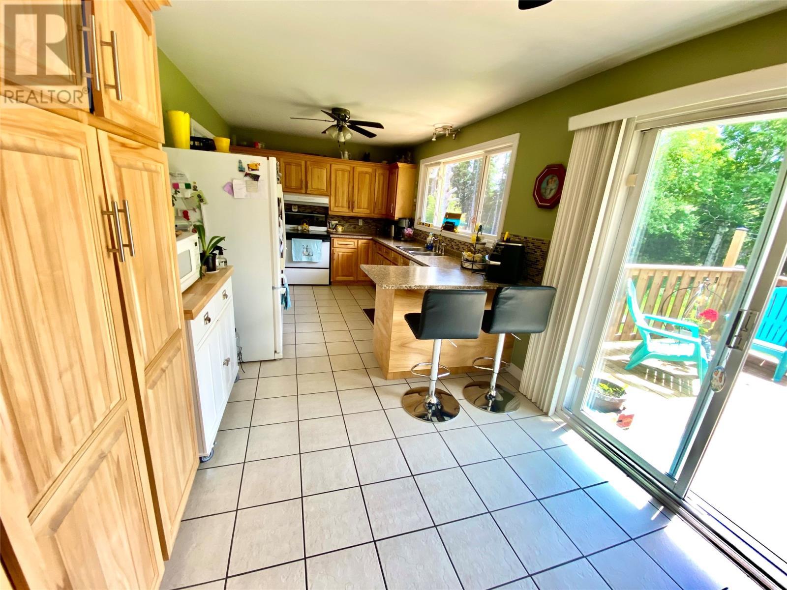 47 Main Street N, Eastport, NL - Indoor