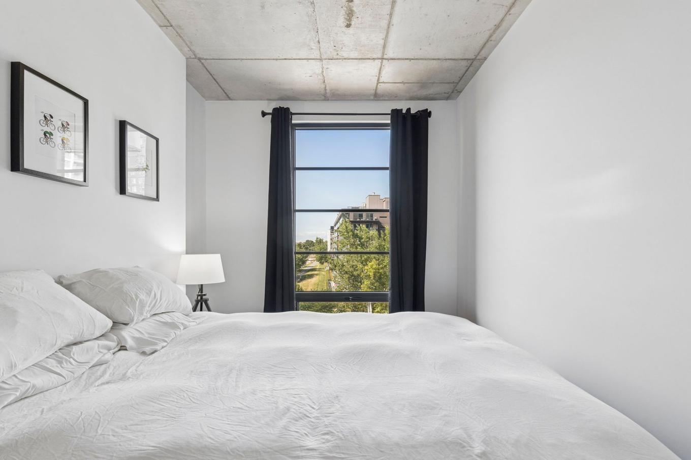 Chambre à coucher - 612-1340 Rue Olier, Montréal (Le Sud-Ouest), QC - Indoor Photo Showing Bedroom