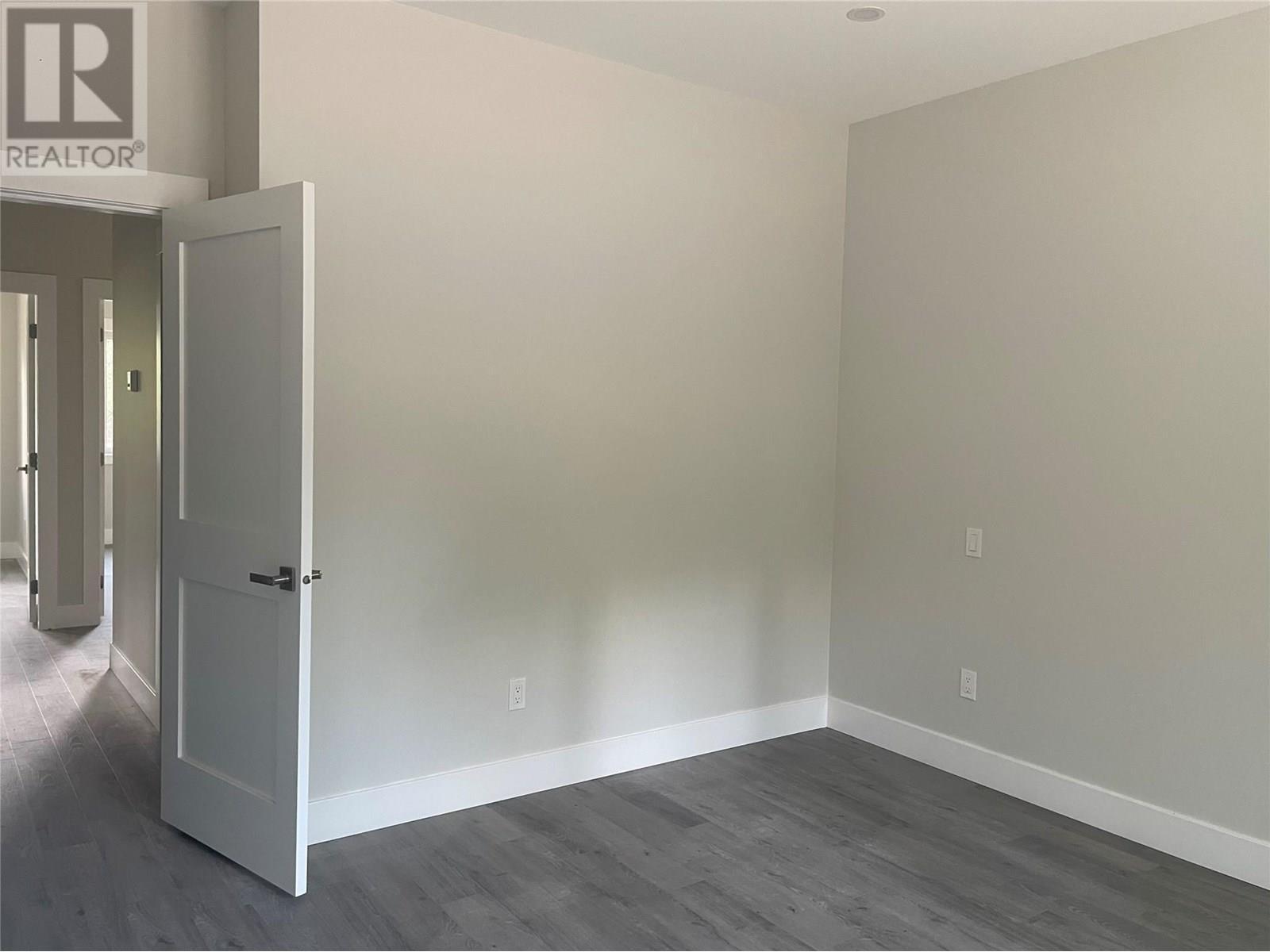 160 3Rd Avenue, Christina Lake, BC - Indoor Photo Showing Other Room