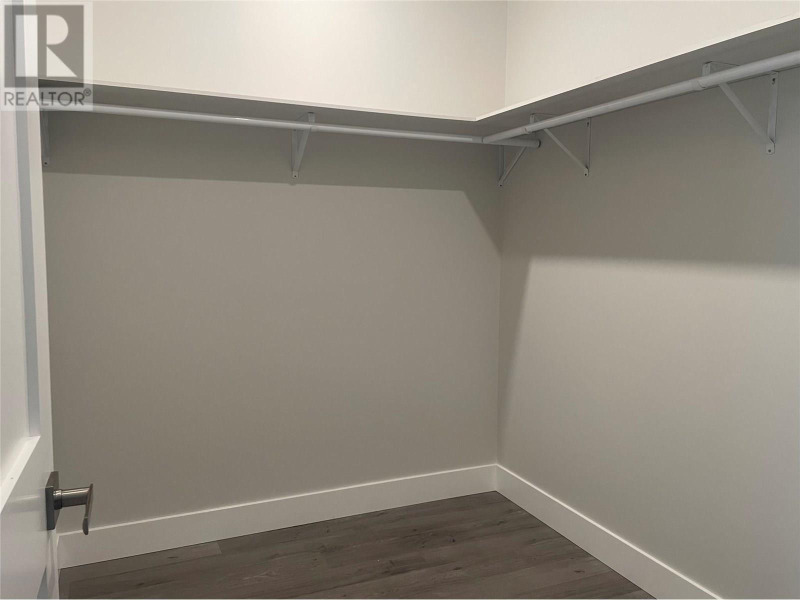 160 3Rd Avenue, Christina Lake, BC - Indoor With Storage