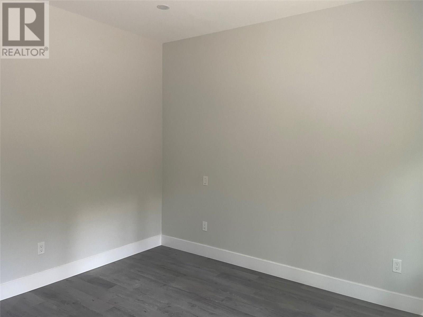 160 3Rd Avenue, Christina Lake, BC - Indoor Photo Showing Other Room