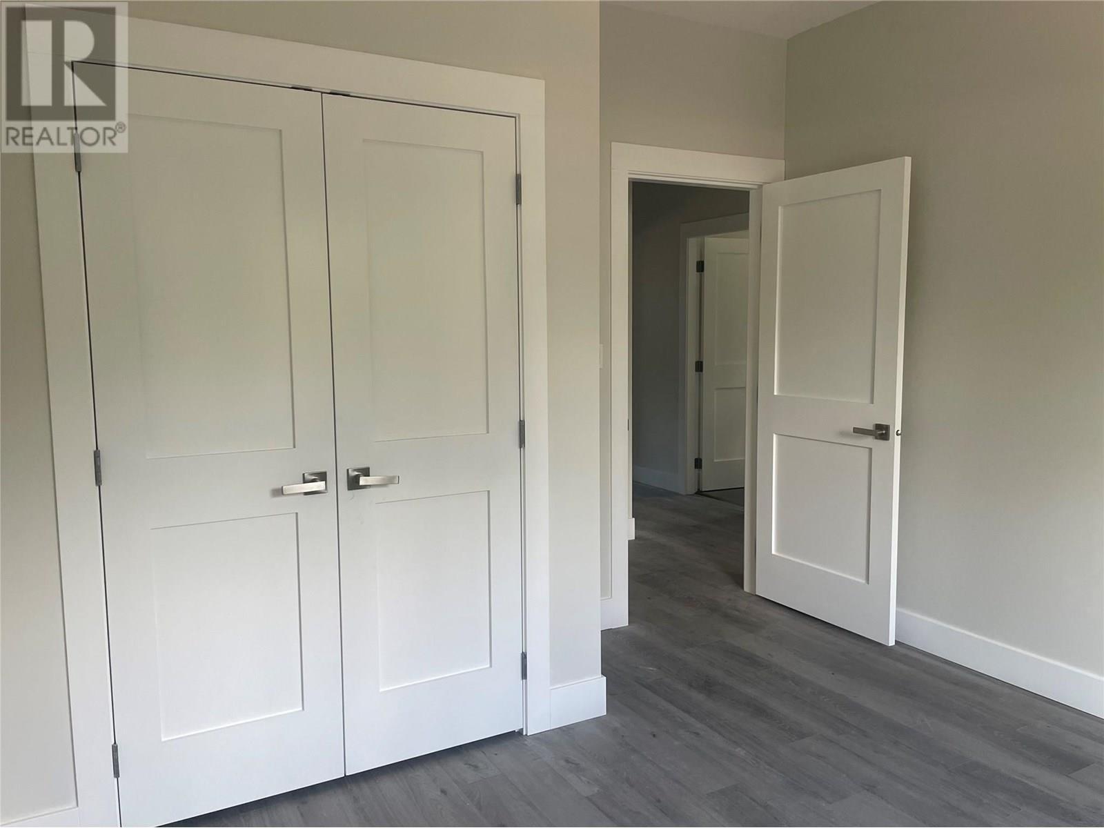 160 3Rd Avenue, Christina Lake, BC - Indoor Photo Showing Other Room