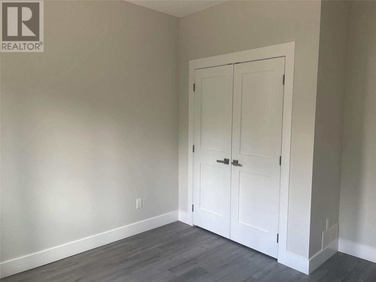 160 3Rd Avenue, Christina Lake, BC - Indoor Photo Showing Other Room