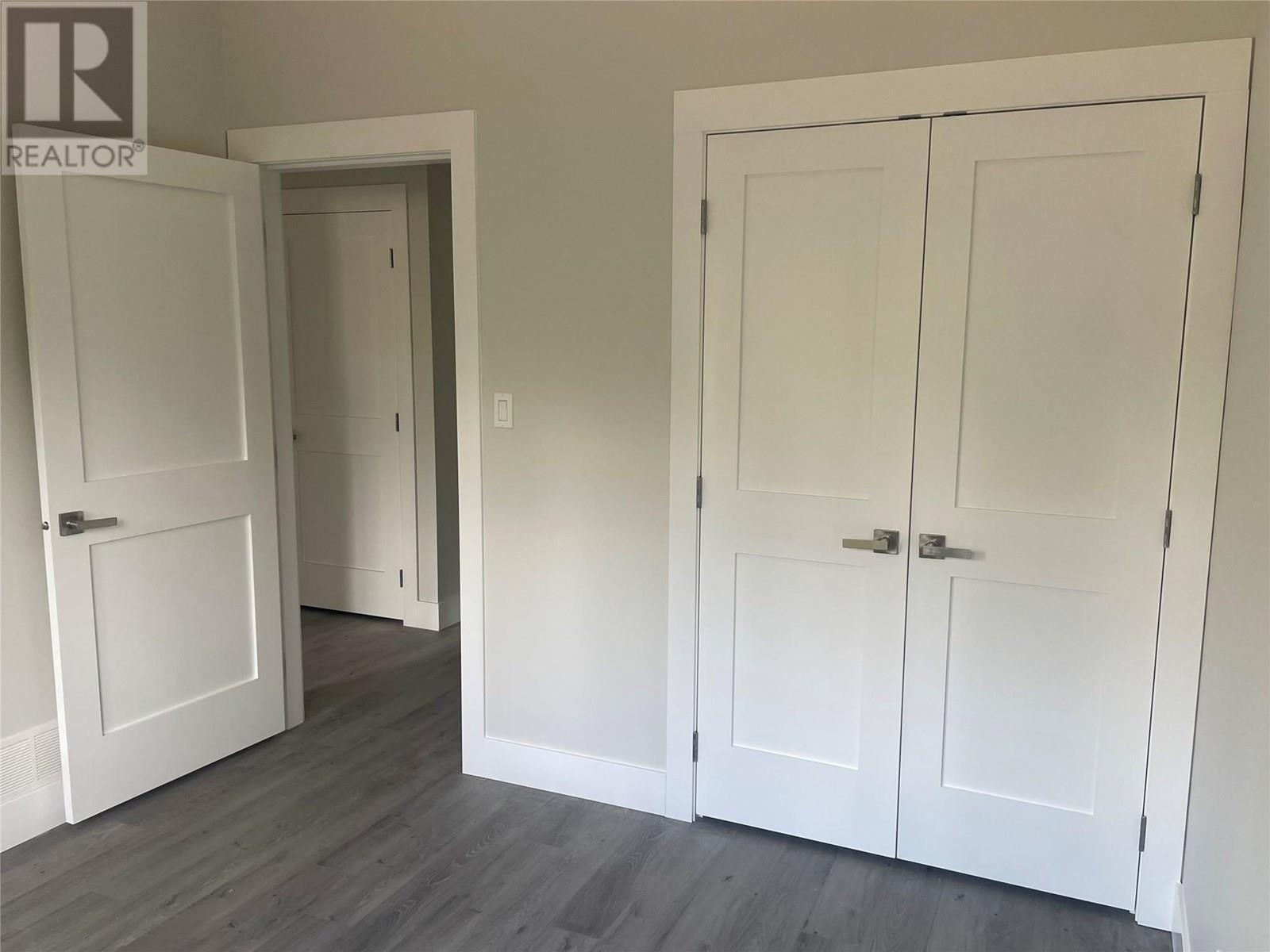 160 3Rd Avenue, Christina Lake, BC - Indoor Photo Showing Other Room