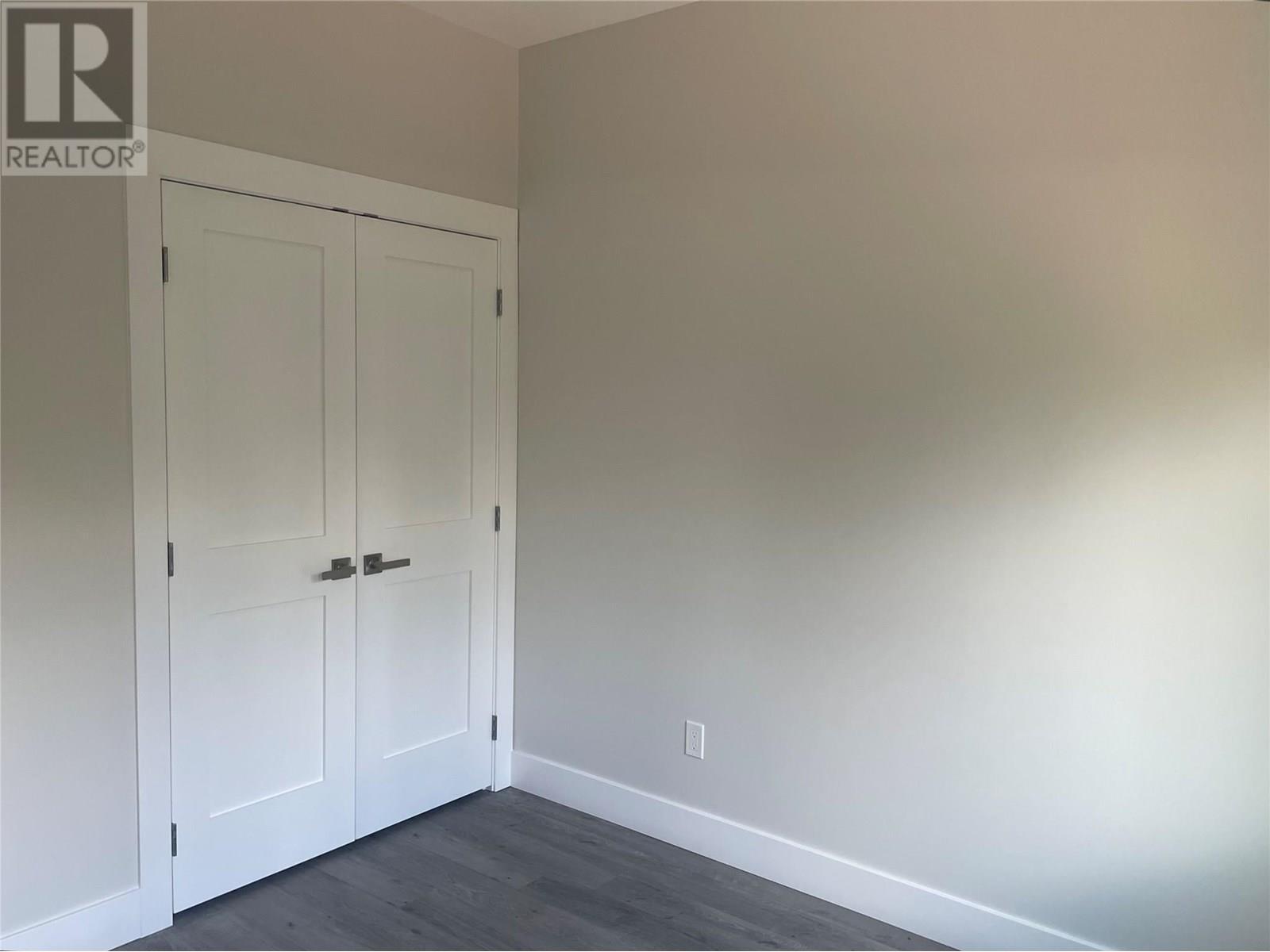 160 3Rd Avenue, Christina Lake, BC - Indoor Photo Showing Other Room