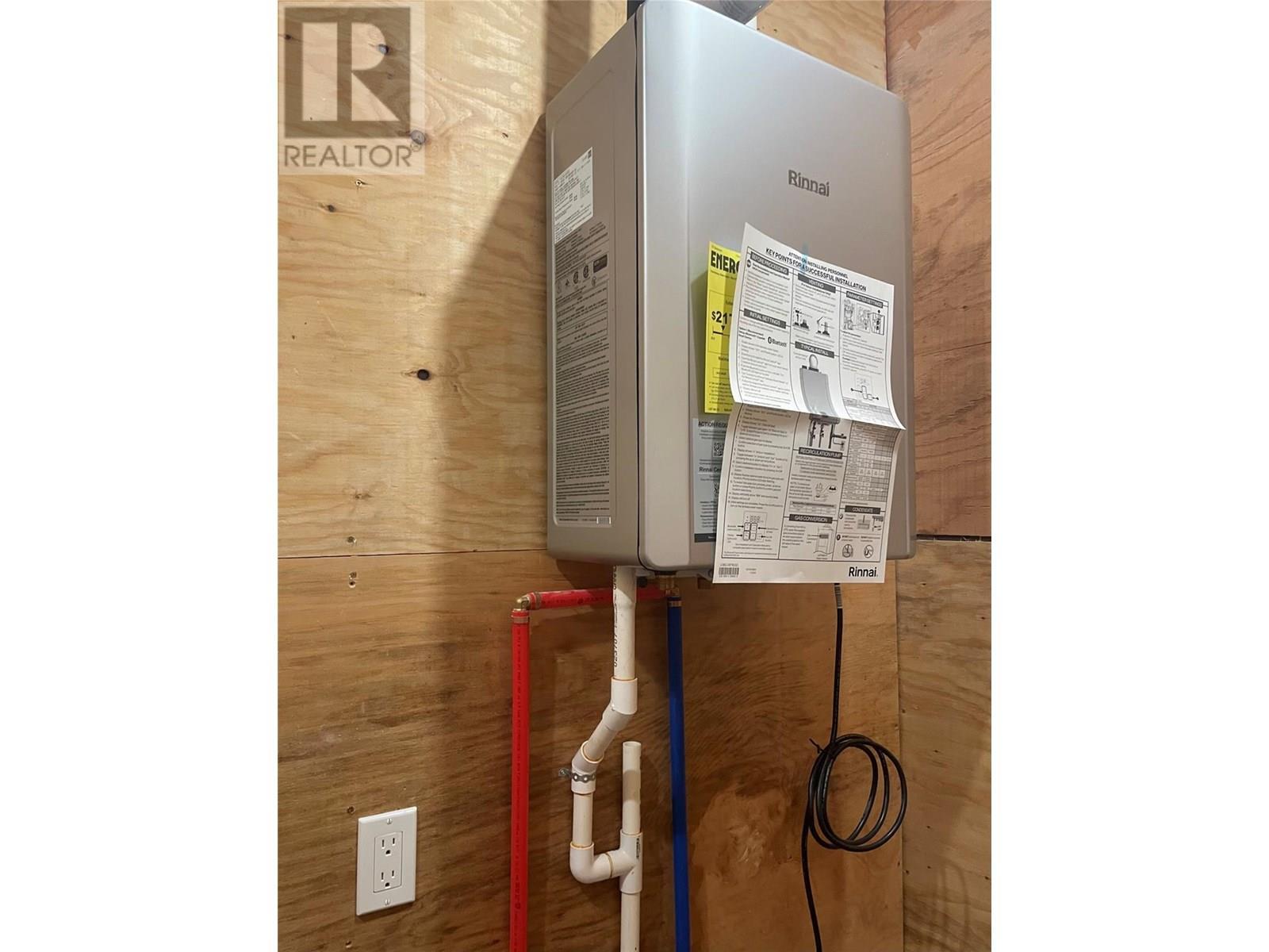 160 3Rd Avenue, Christina Lake, BC - Indoor