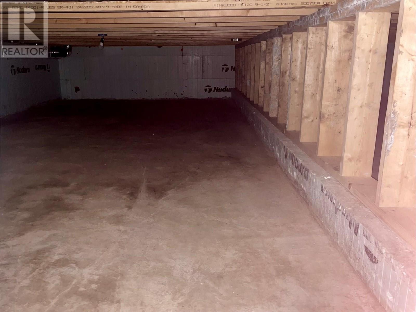 160 3Rd Avenue, Christina Lake, BC - Indoor