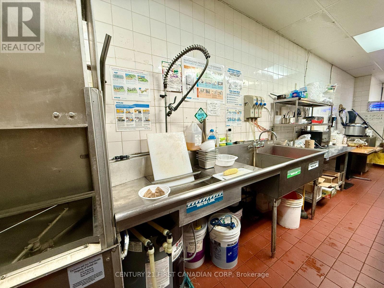 196 Dundas Street, London East (East K), ON