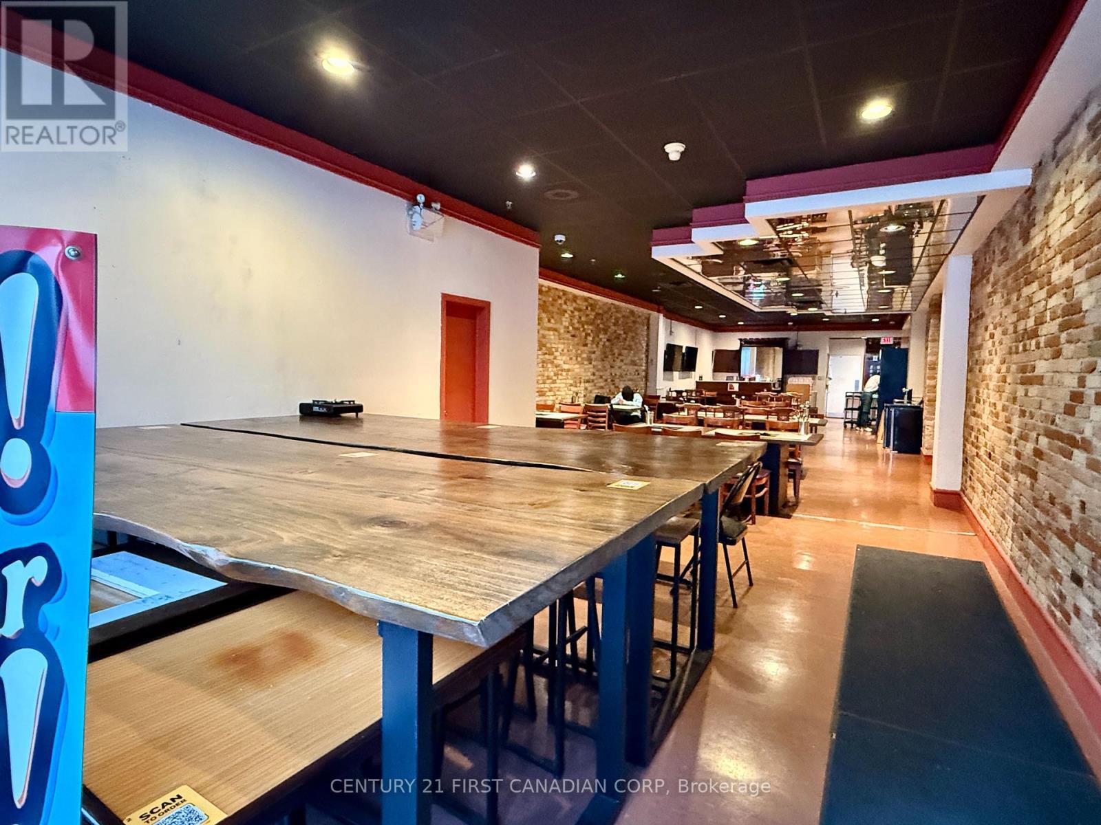 196 Dundas Street, London East (East K), ON