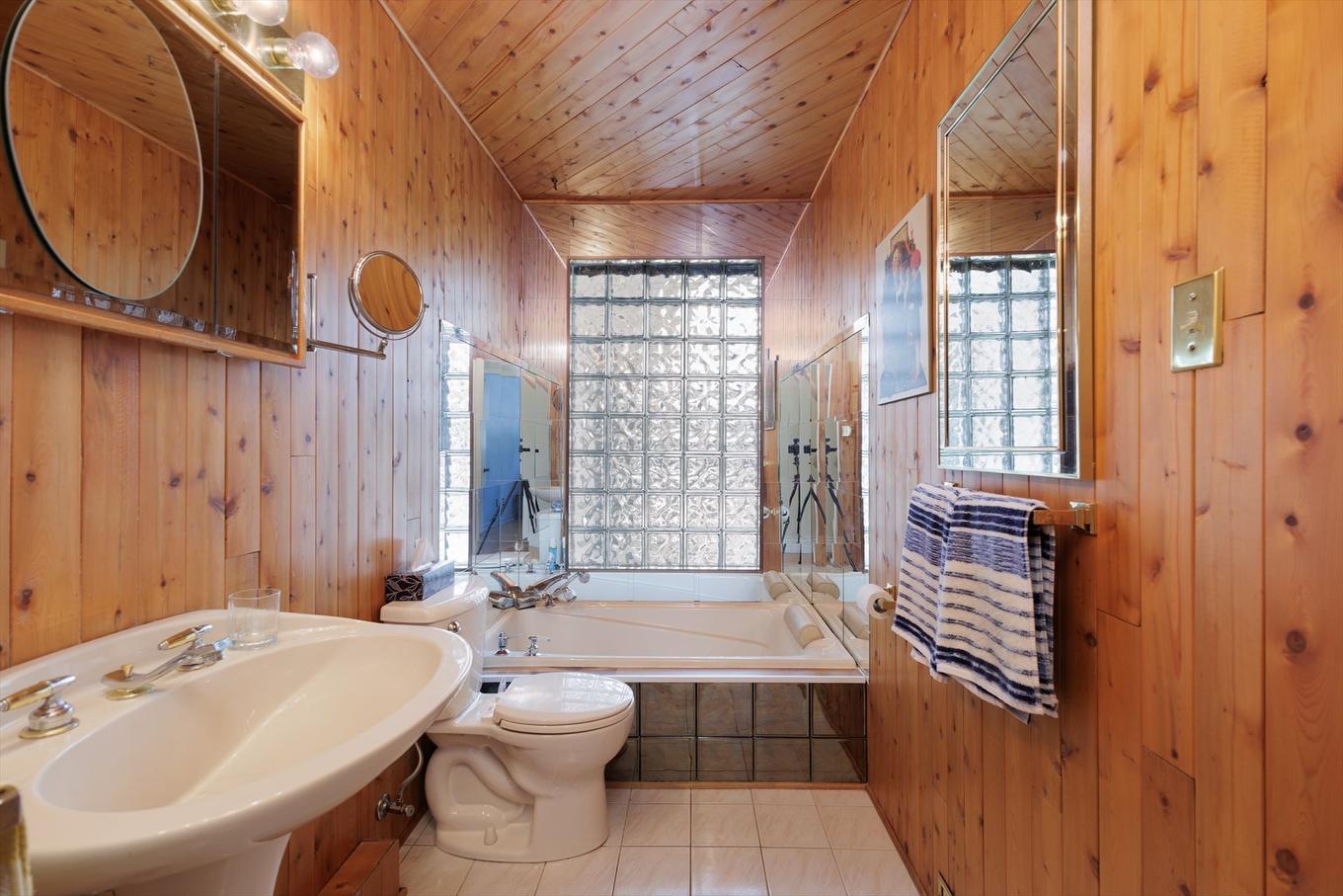 Salle de bains - 4584 Rue Hilltop, Montréal (Pierrefonds-Roxboro), QC - Indoor Photo Showing Bathroom