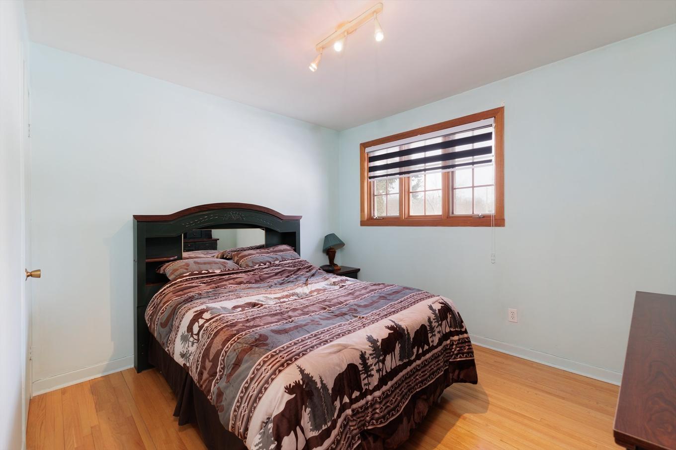 Chambre à coucher - 4584 Rue Hilltop, Montréal (Pierrefonds-Roxboro), QC - Indoor Photo Showing Bedroom