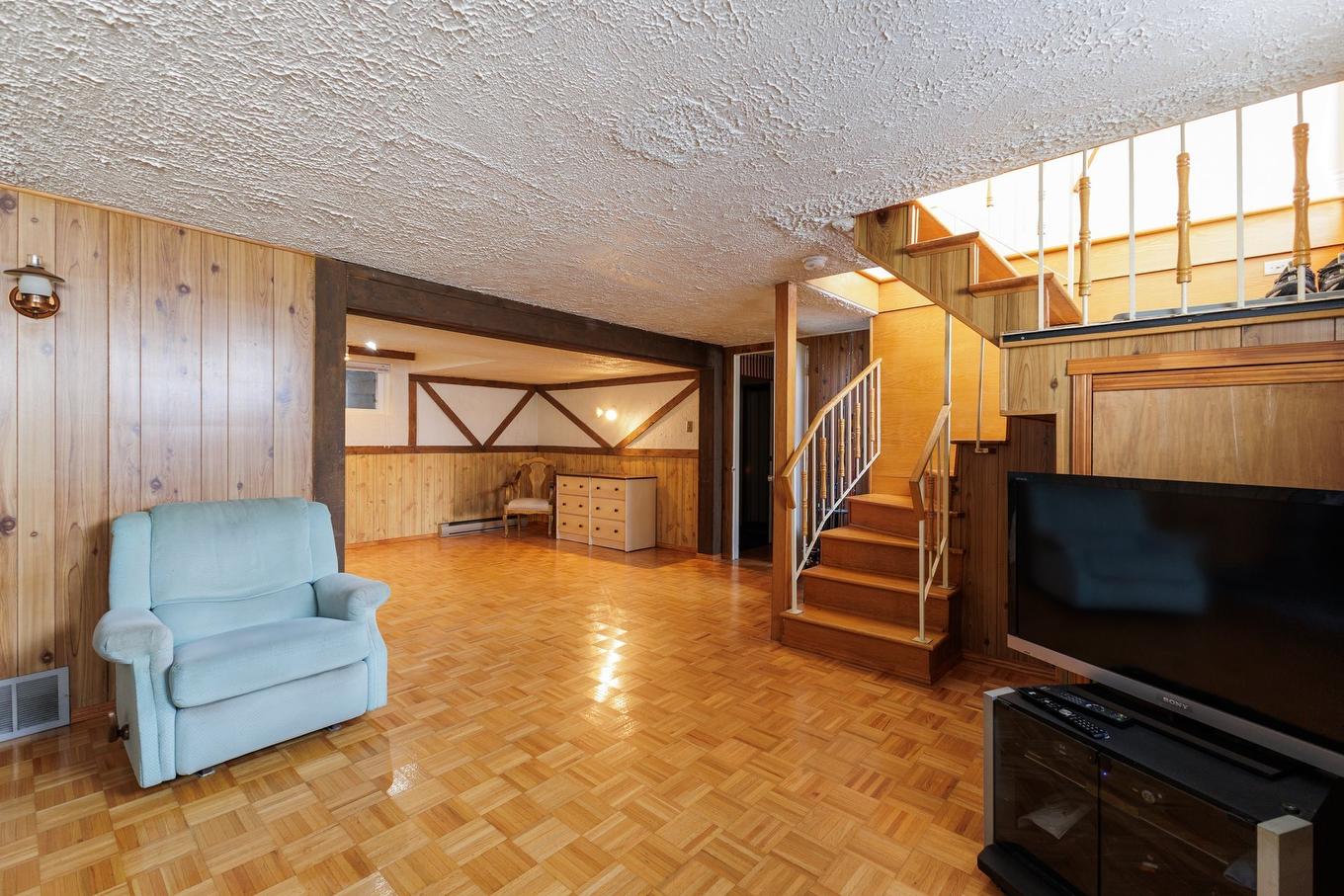 Salle familiale - 4584 Rue Hilltop, Montréal (Pierrefonds-Roxboro), QC - Indoor