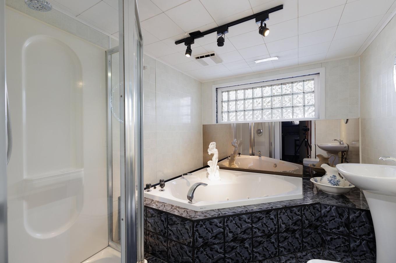 Salle de bains - 4584 Rue Hilltop, Montréal (Pierrefonds-Roxboro), QC - Indoor Photo Showing Bathroom