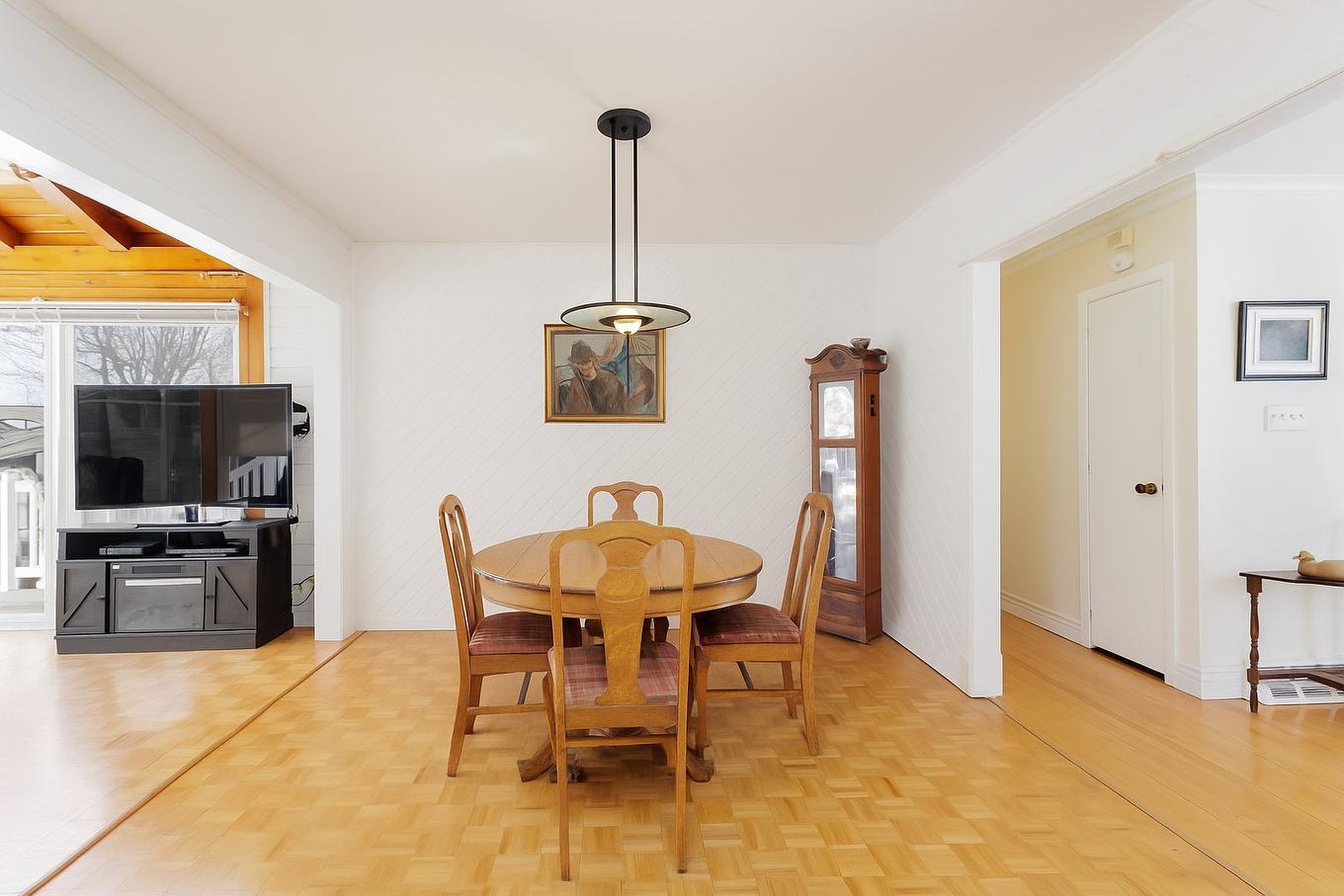 Cuisine - 4584 Rue Hilltop, Montréal (Pierrefonds-Roxboro), QC - Indoor Photo Showing Dining Room