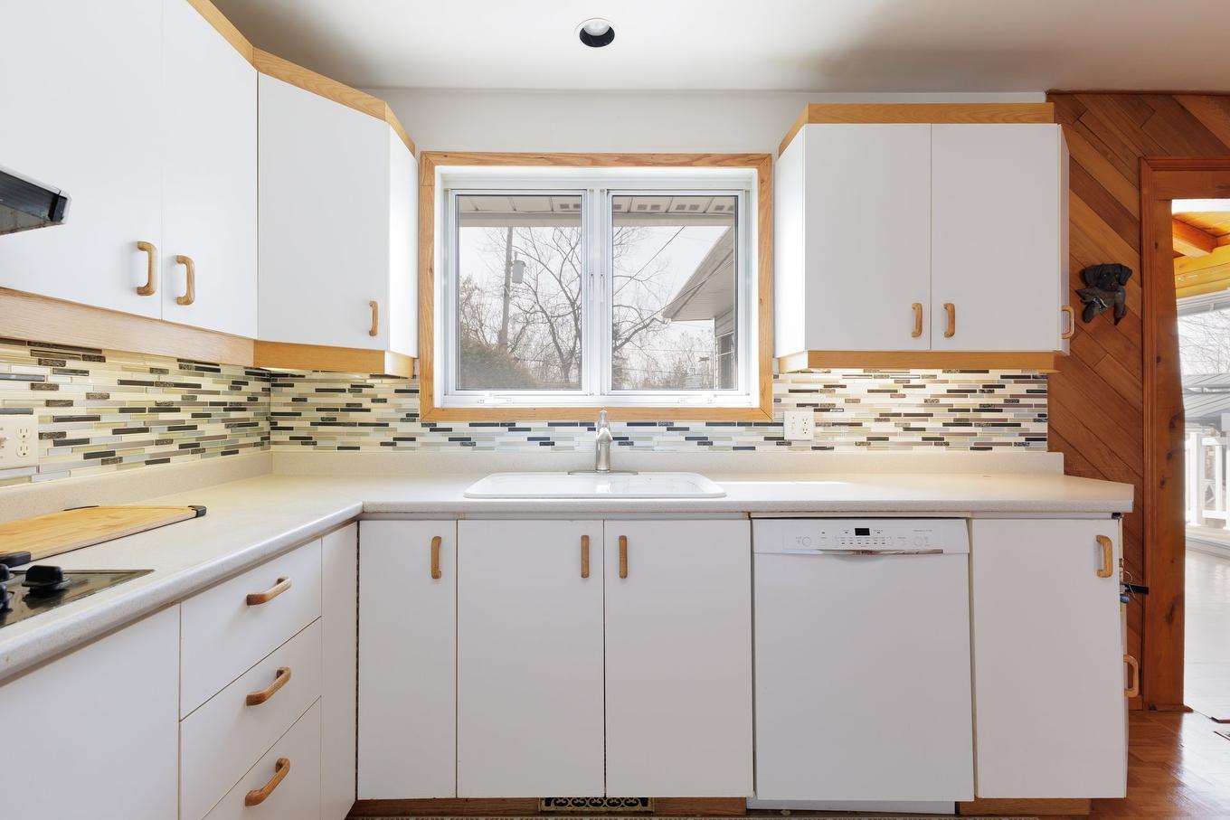 Cuisinette - 4584 Rue Hilltop, Montréal (Pierrefonds-Roxboro), QC - Indoor Photo Showing Kitchen