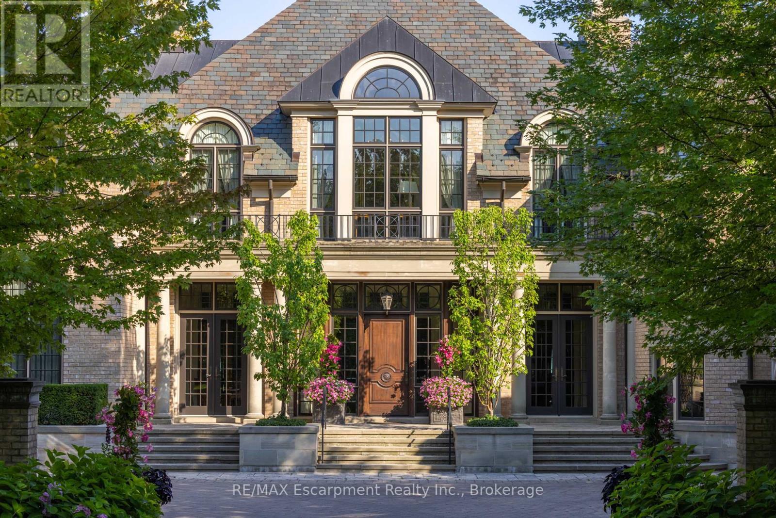 2054 Lakeshore Road E, Oakville (Fd Ford), ON - Outdoor With Facade