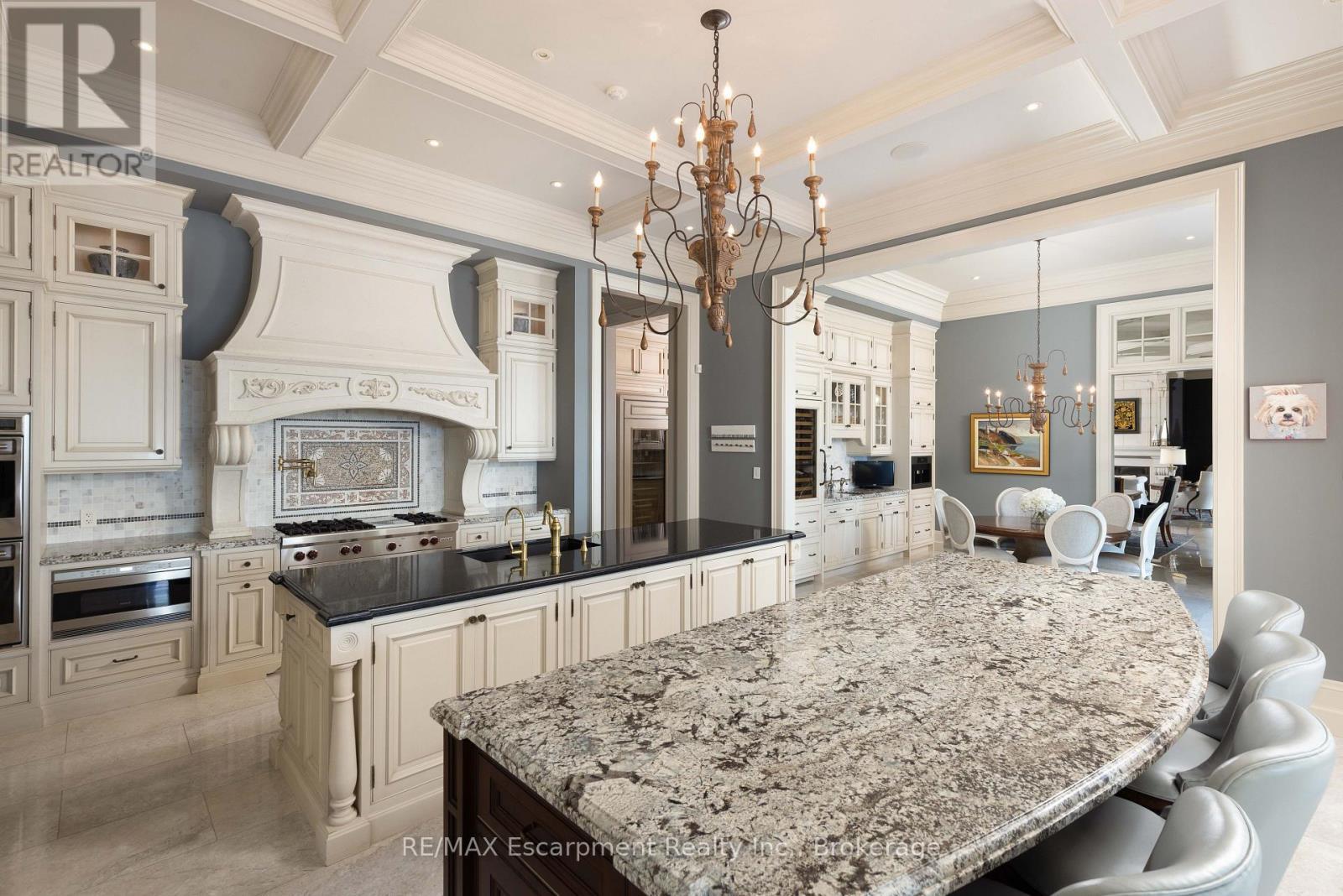 2054 Lakeshore Road E, Oakville (Fd Ford), ON - Indoor Photo Showing Kitchen With Upgraded Kitchen