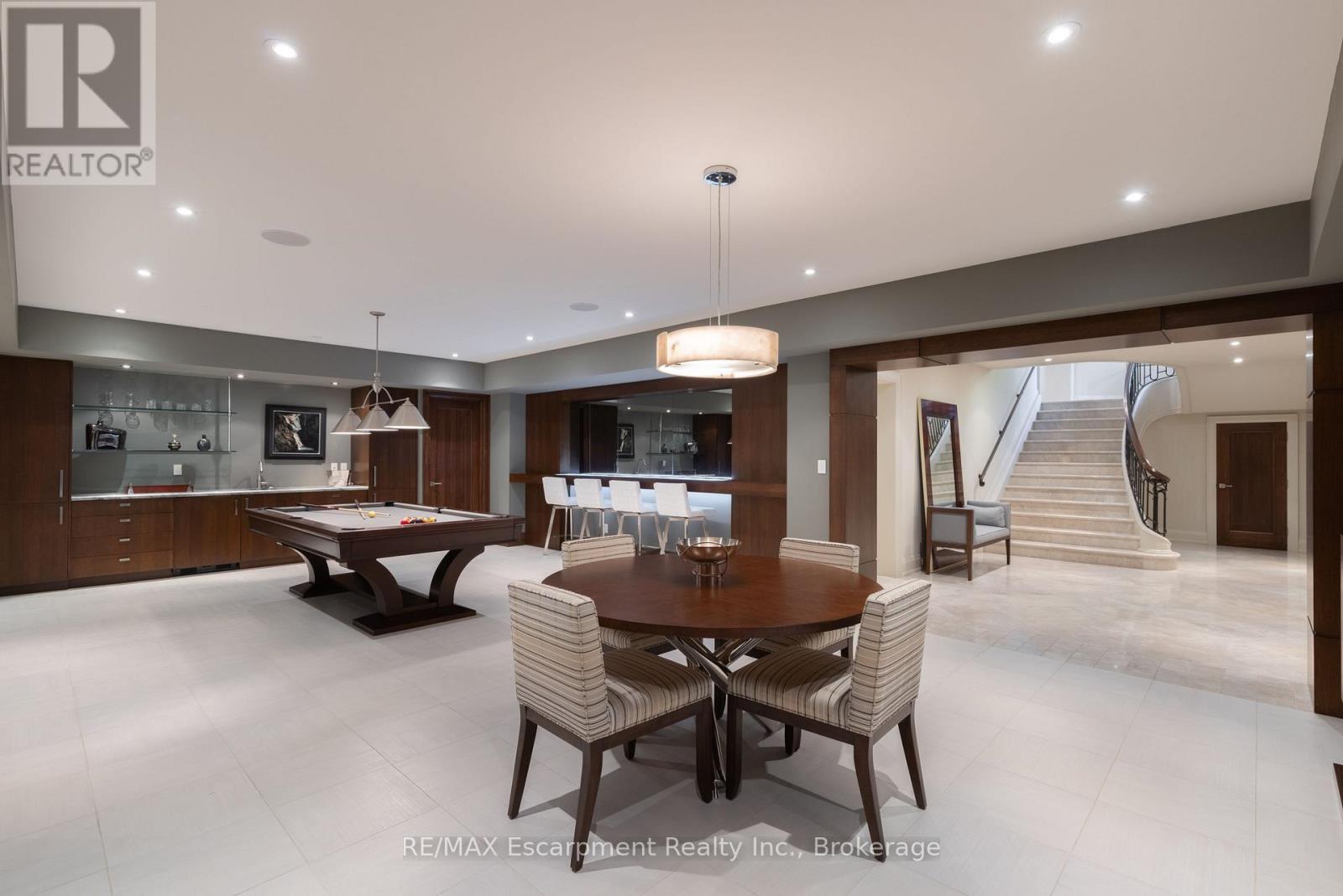 2054 Lakeshore Road E, Oakville (Fd Ford), ON - Indoor