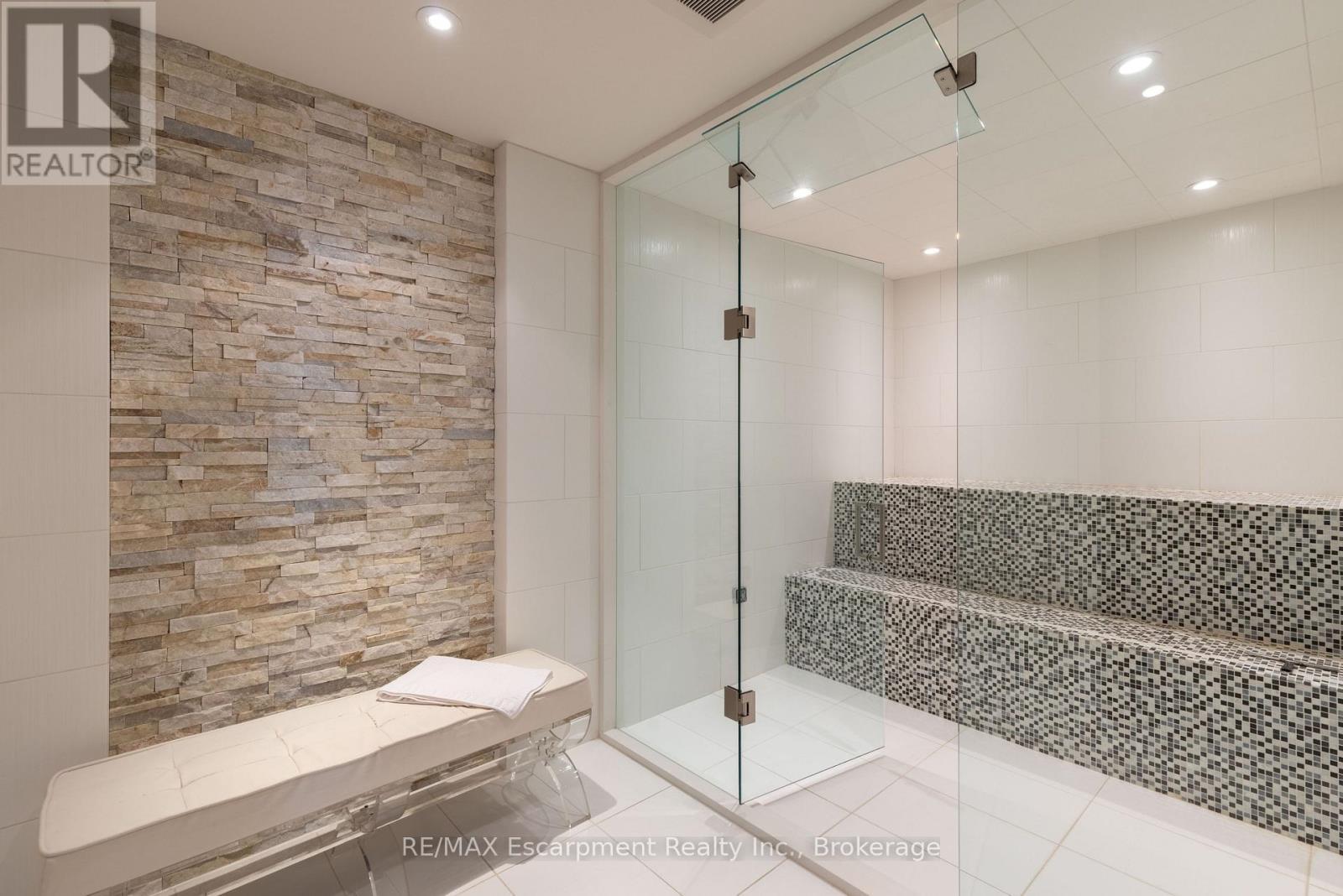 2054 Lakeshore Road E, Oakville (Fd Ford), ON - Indoor