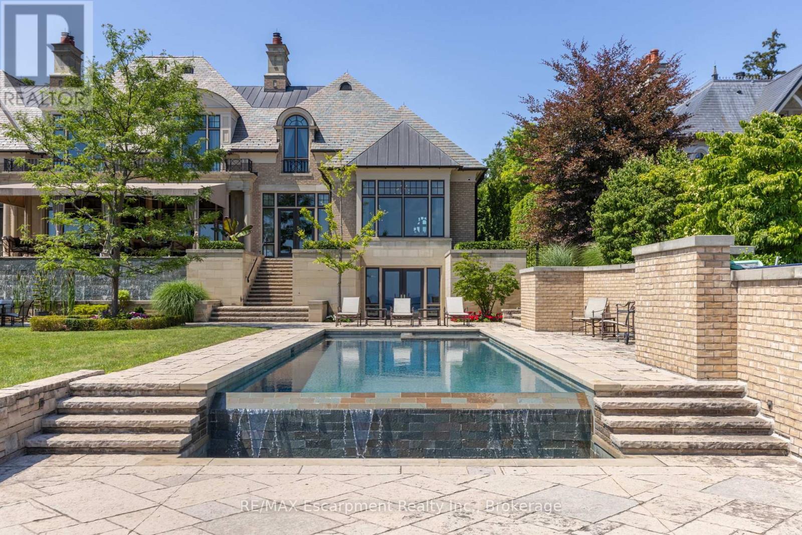 2054 Lakeshore Road E, Oakville (Fd Ford), ON - Outdoor With In Ground Pool