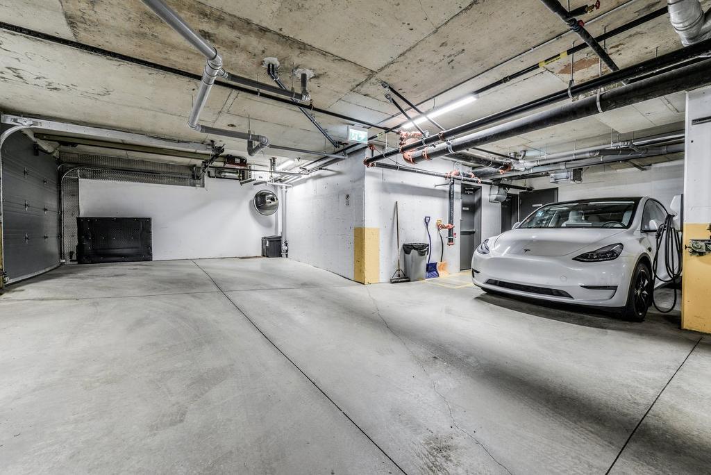 Stationnement - 109-6750 Rue Sherbrooke E., Montréal (Mercier/Hochelaga-Maisonneuve), QC - Indoor Photo Showing Garage