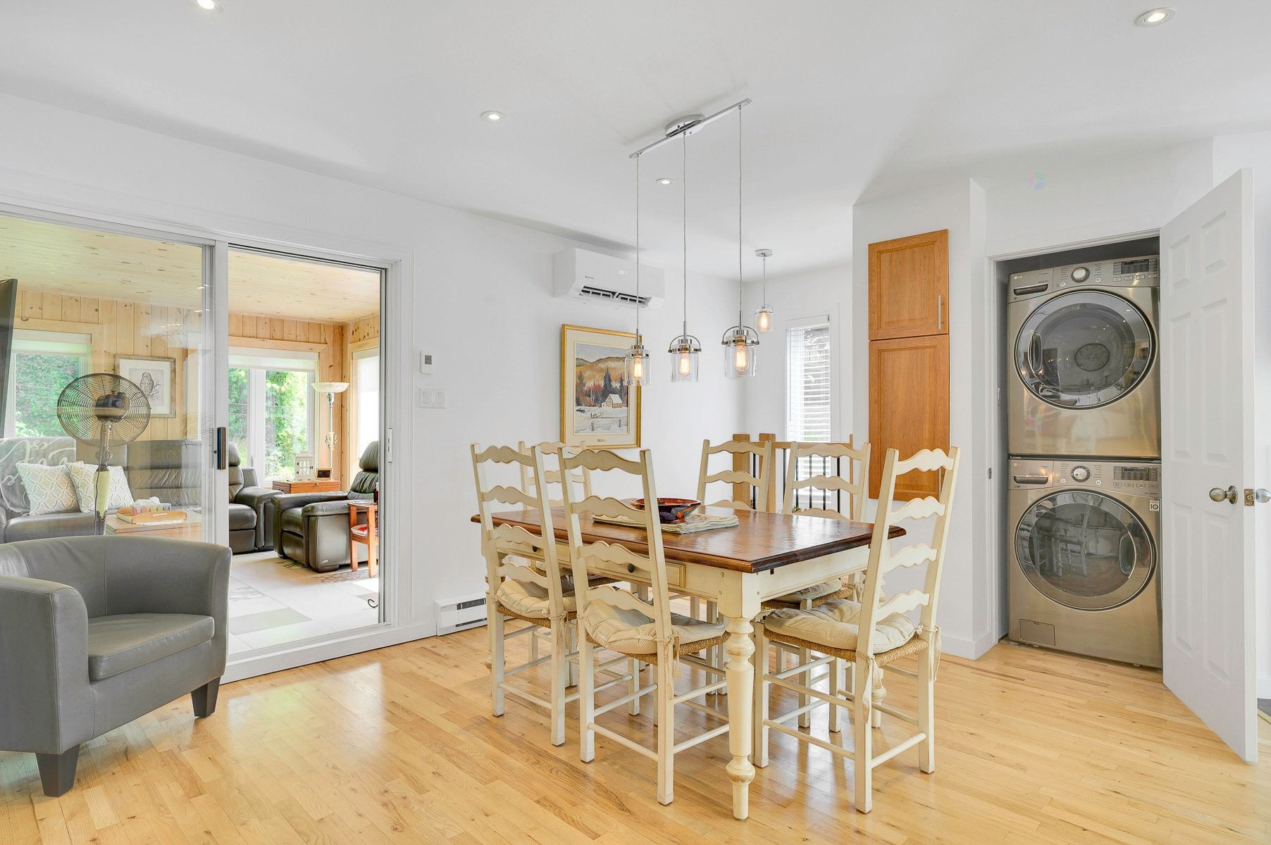 Dining Room - 66 Av. Guindon, Saint-Sauveur, QC - Indoor Photo Showing Laundry Room