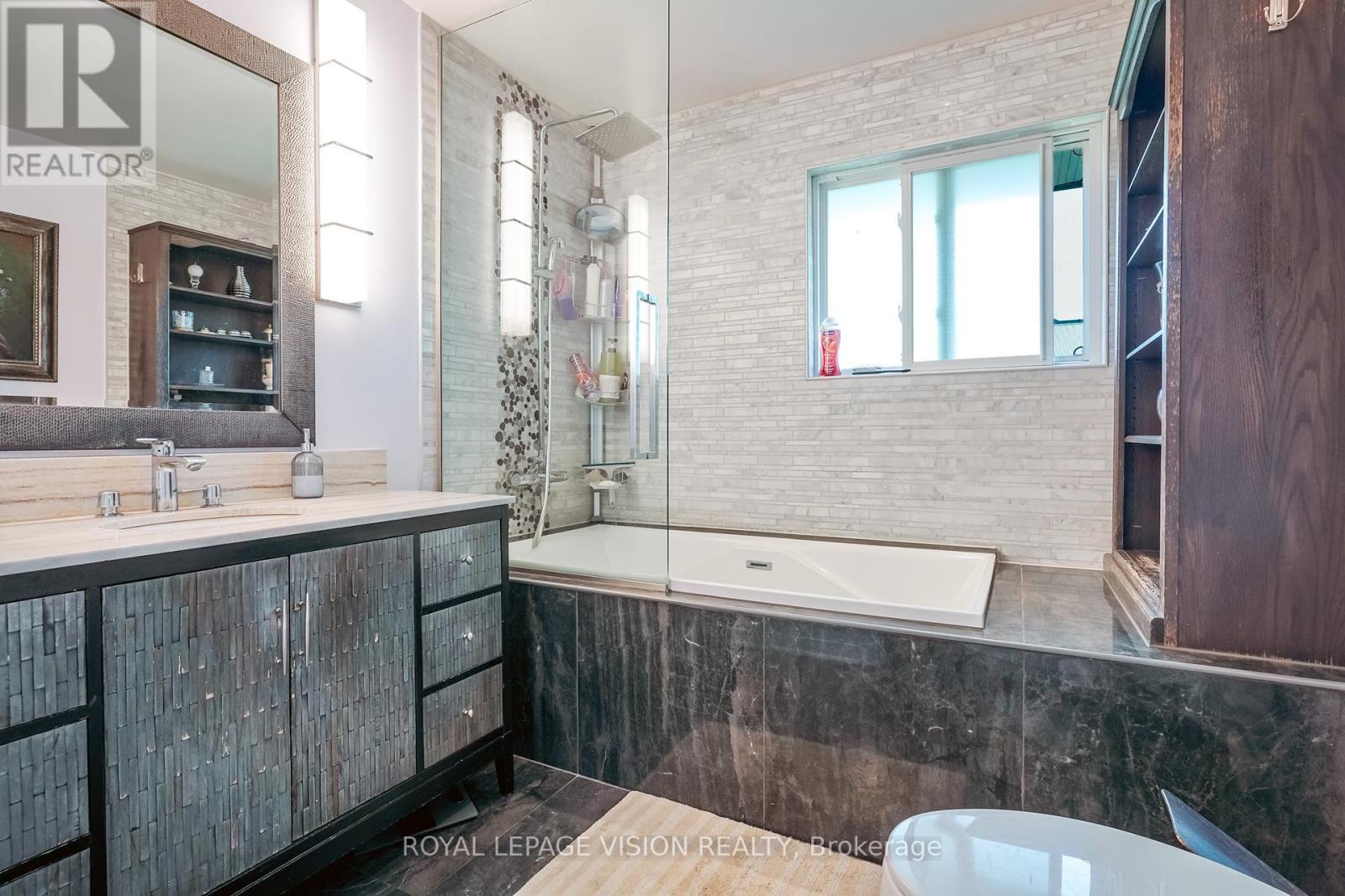 30 Queen Street, Puslinch, ON