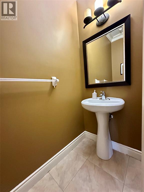 197 Augusta Blvd Boulevard, Sarnia, ON - Indoor Photo Showing Bathroom
