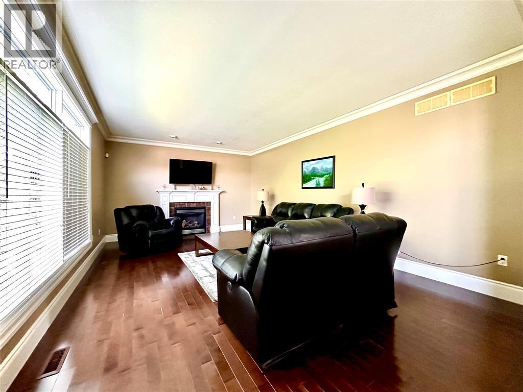 197 Augusta Blvd Boulevard, Sarnia, ON - Indoor With Fireplace