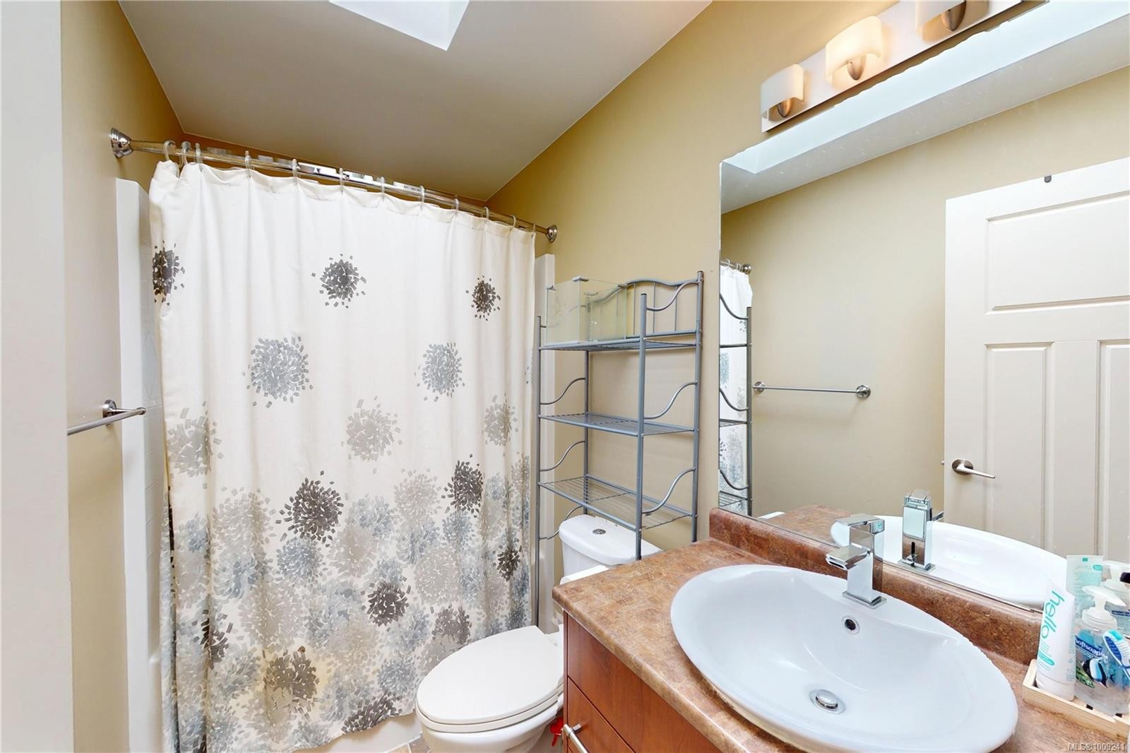 107-2253 Townsend Rd, Sooke, BC