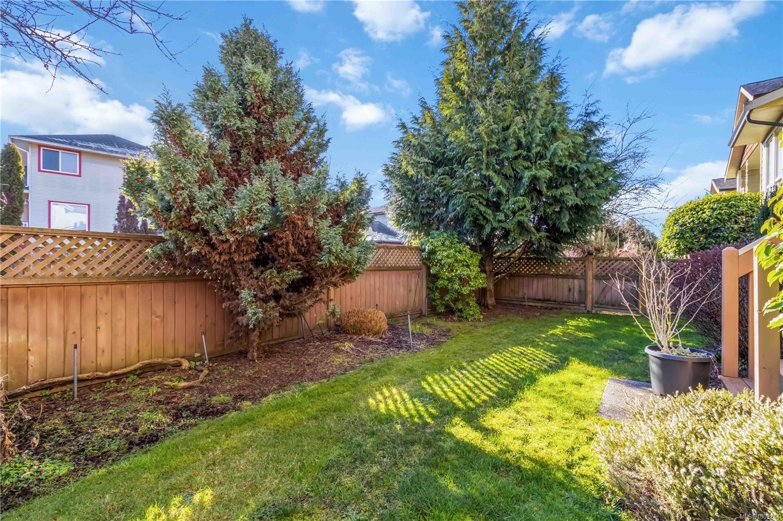 107-2253 Townsend Rd, Sooke, BC