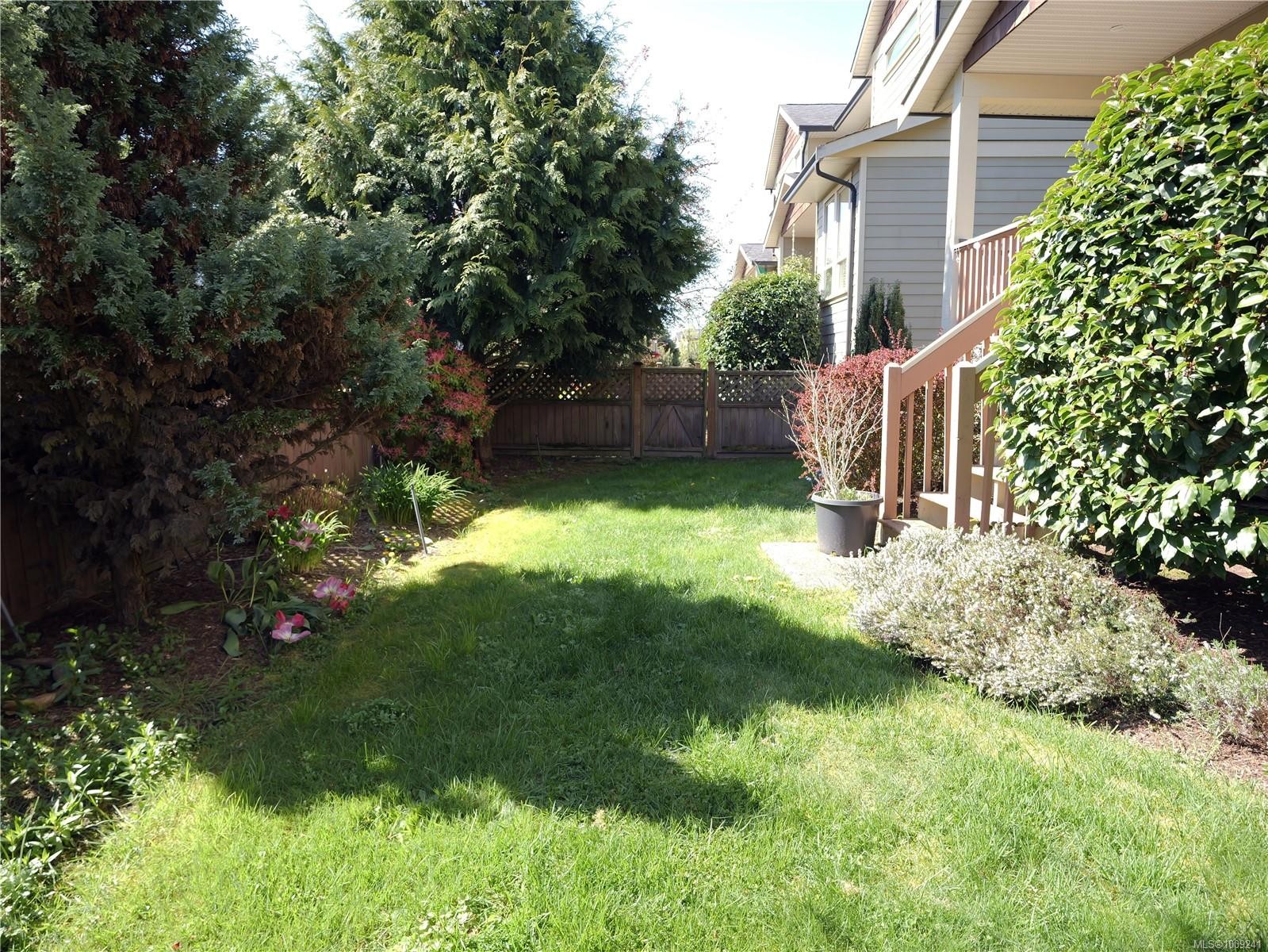 107-2253 Townsend Rd, Sooke, BC