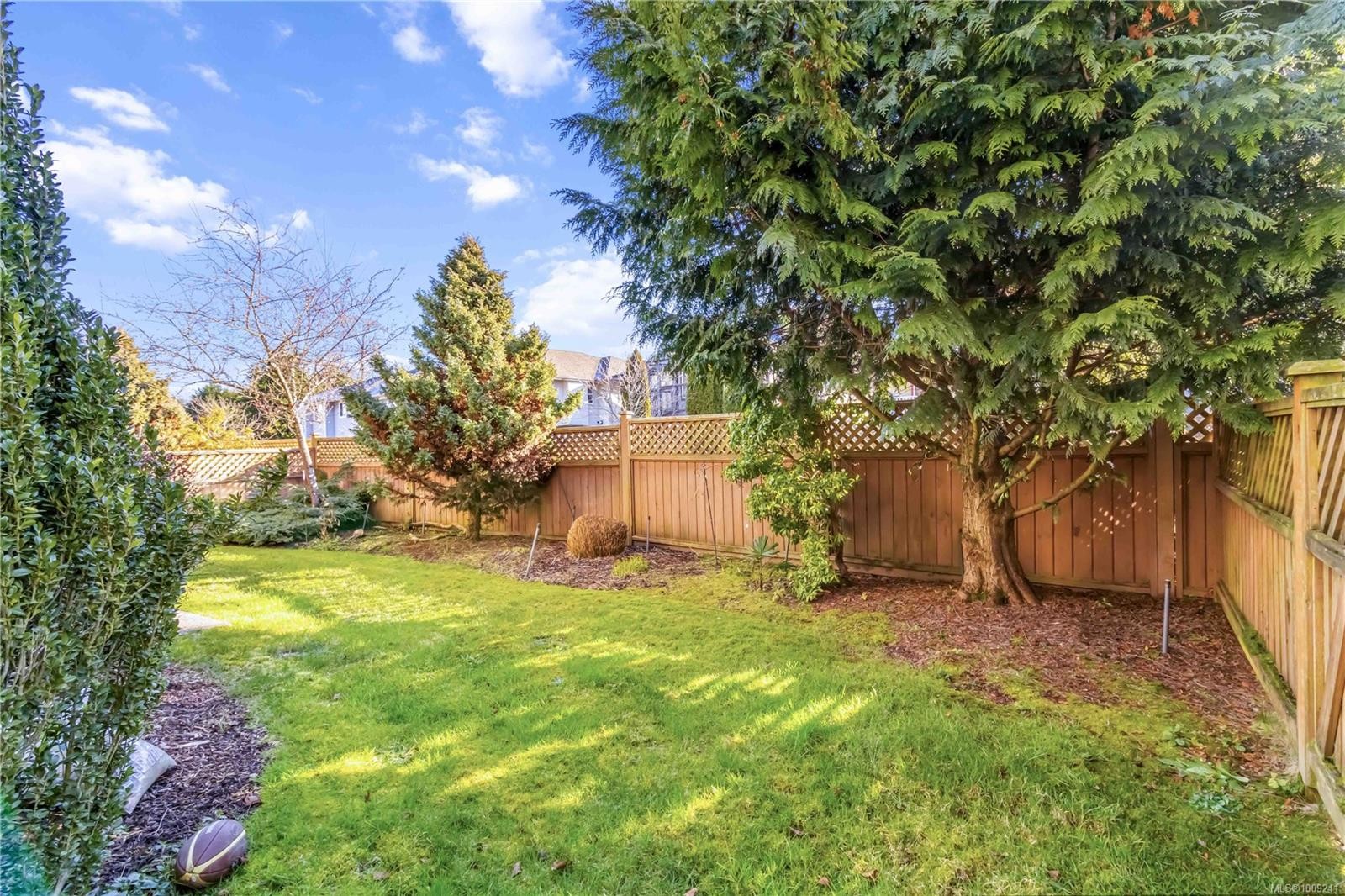 107-2253 Townsend Rd, Sooke, BC