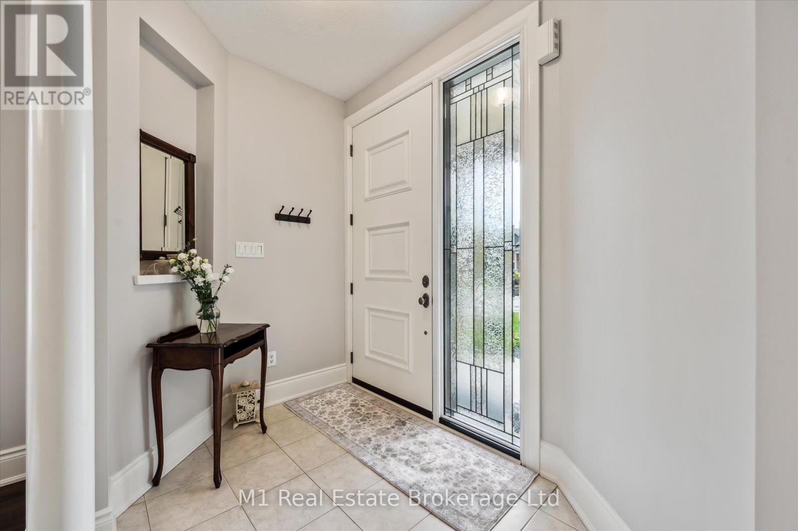 94 Aberfoyle Mill Crescent, Puslinch (Aberfoyle), ON - Indoor Photo Showing Other Room