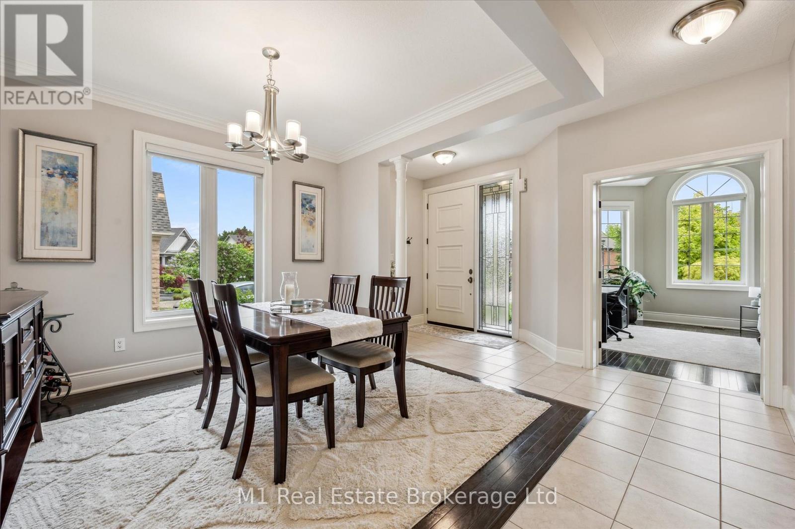 94 Aberfoyle Mill Crescent, Puslinch (Aberfoyle), ON - Indoor Photo Showing Dining Room