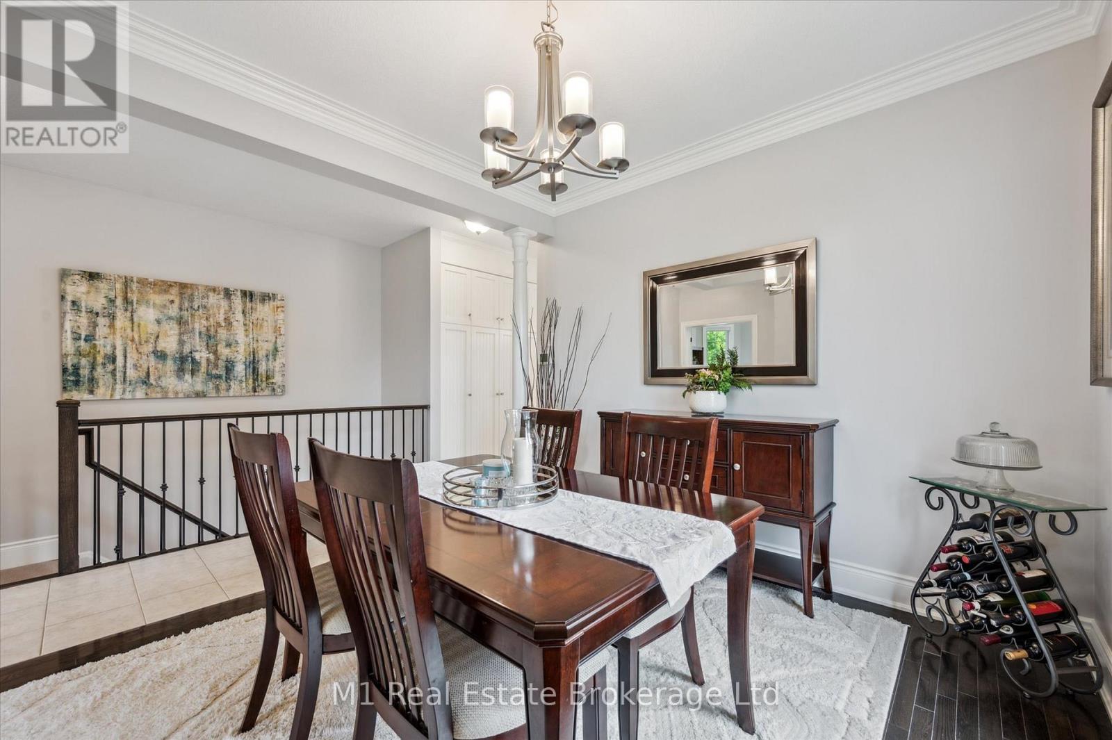 94 Aberfoyle Mill Crescent, Puslinch (Aberfoyle), ON - Indoor Photo Showing Dining Room