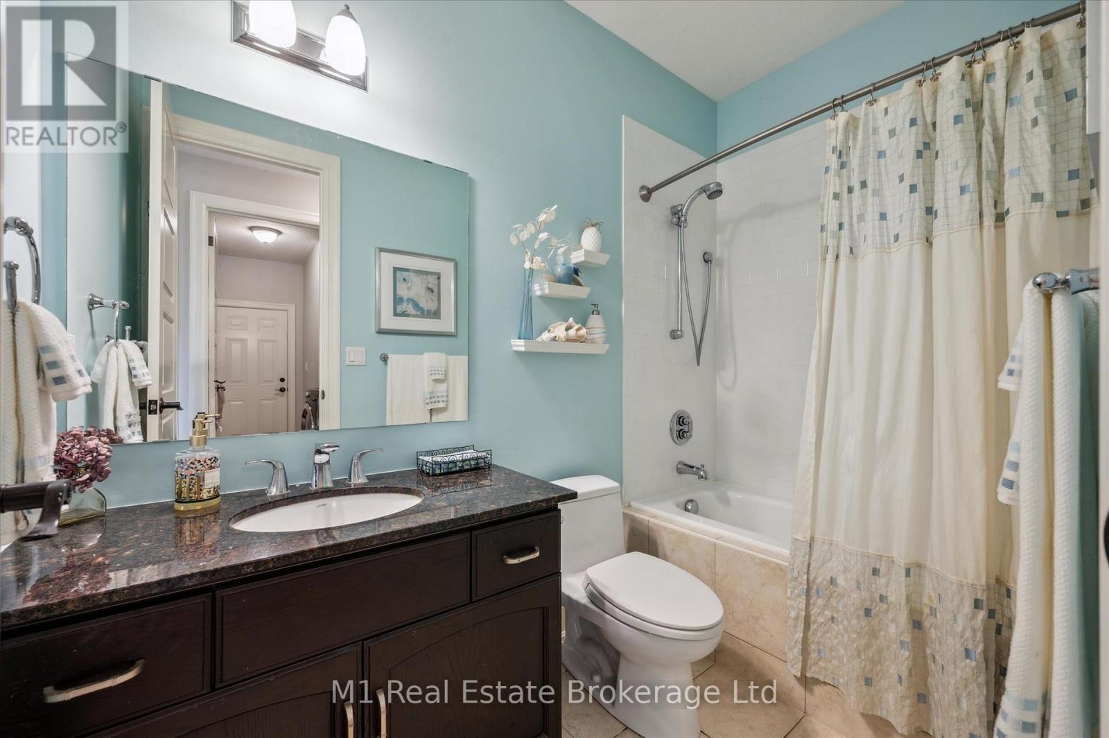 94 Aberfoyle Mill Crescent, Puslinch (Aberfoyle), ON - Indoor Photo Showing Bathroom