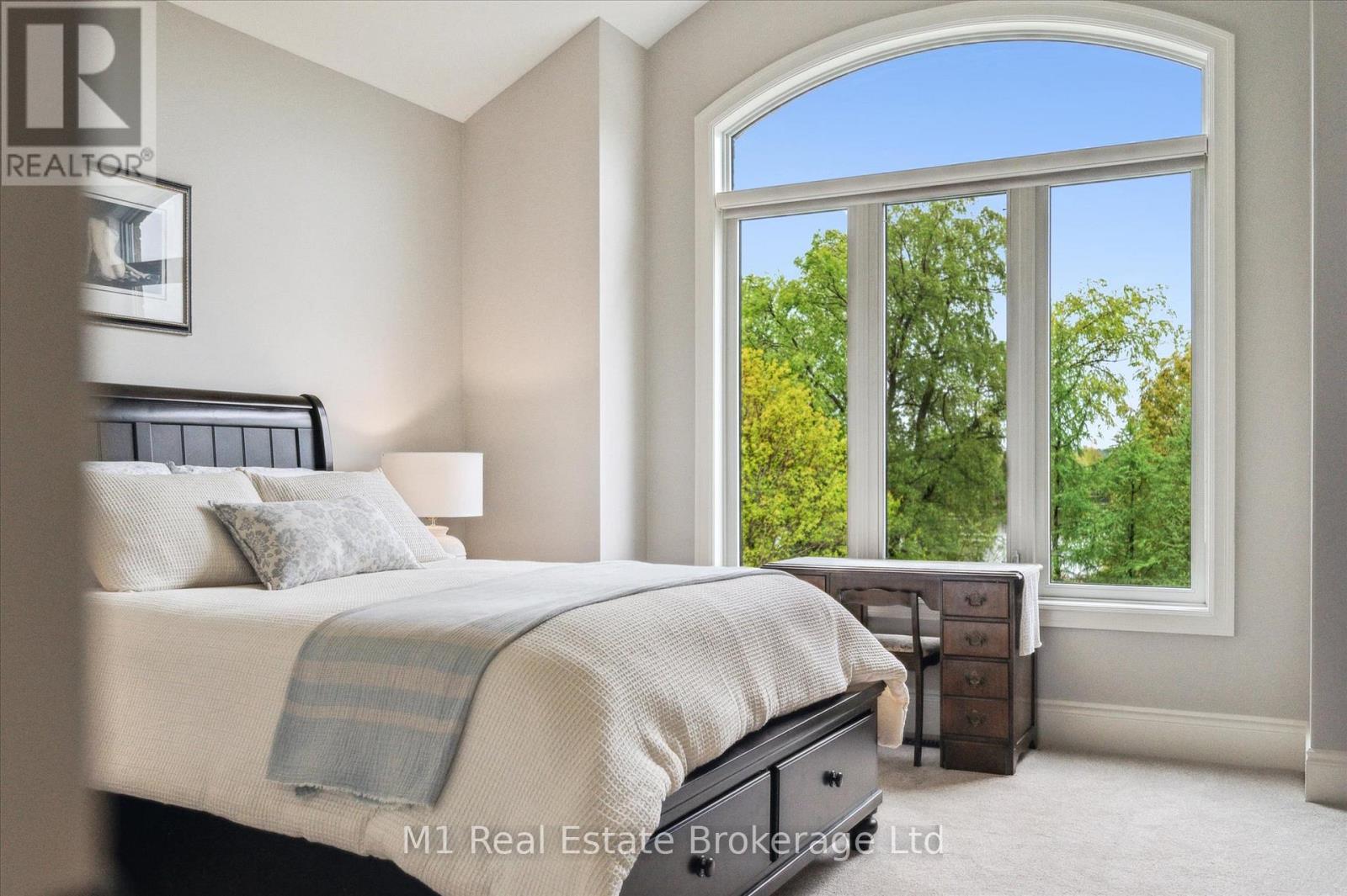 94 Aberfoyle Mill Crescent, Puslinch (Aberfoyle), ON - Indoor Photo Showing Bedroom