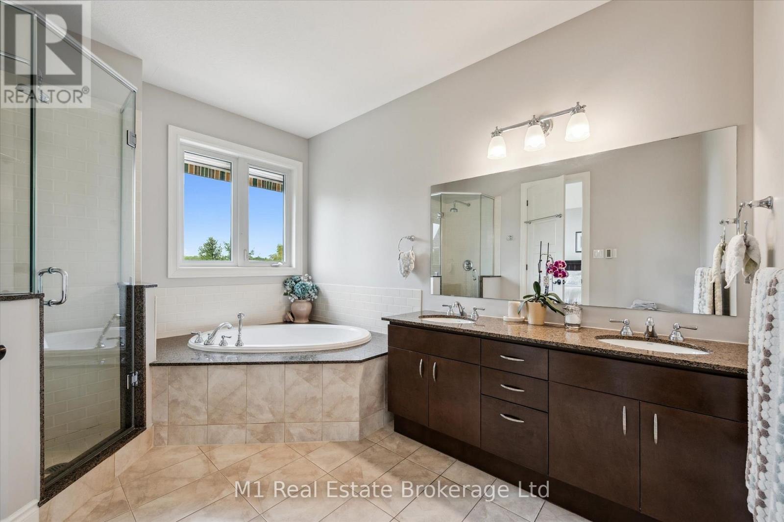 94 Aberfoyle Mill Crescent, Puslinch (Aberfoyle), ON - Indoor Photo Showing Bathroom