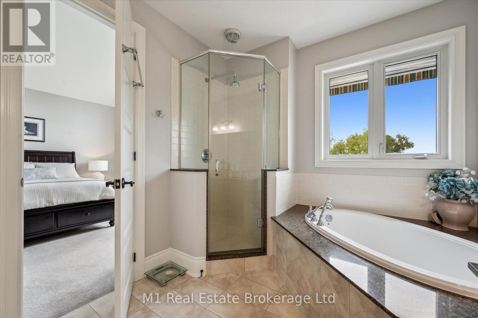 94 Aberfoyle Mill Crescent, Puslinch (Aberfoyle), ON - Indoor Photo Showing Bathroom