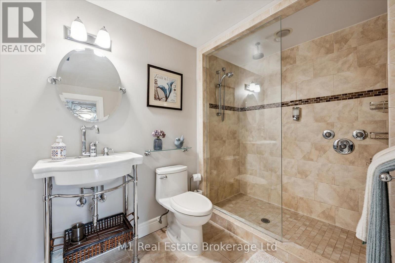 94 Aberfoyle Mill Crescent, Puslinch (Aberfoyle), ON - Indoor Photo Showing Bathroom