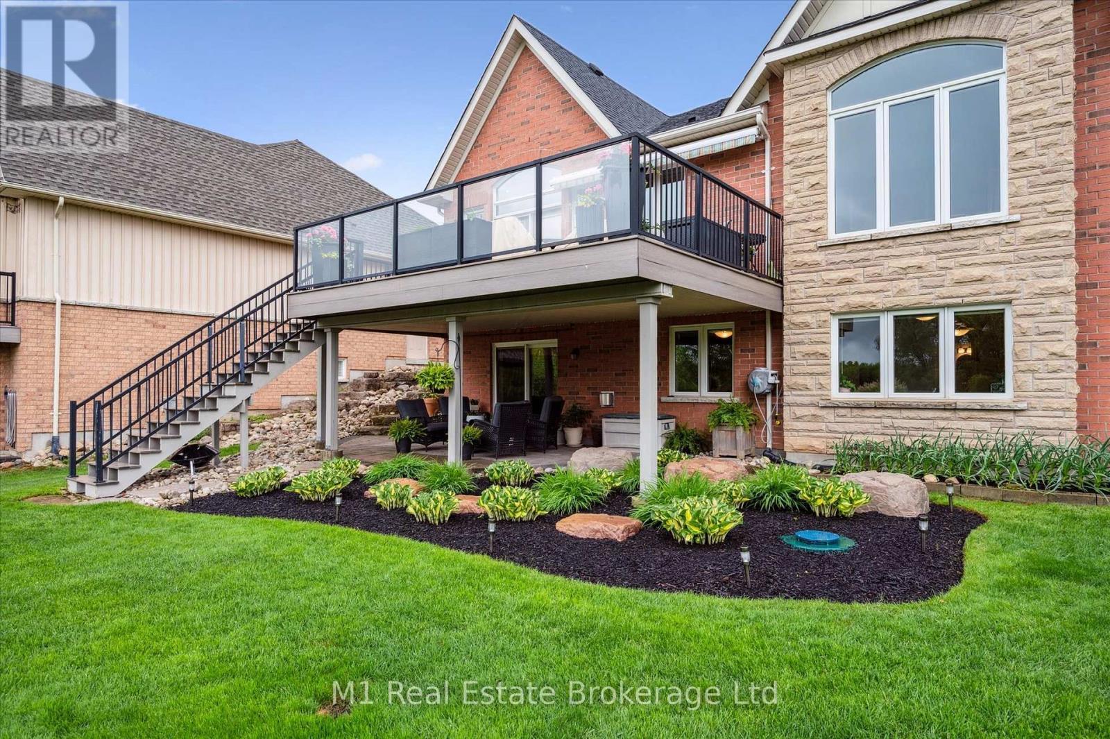 94 Aberfoyle Mill Crescent, Puslinch (Aberfoyle), ON - Outdoor With Deck Patio Veranda