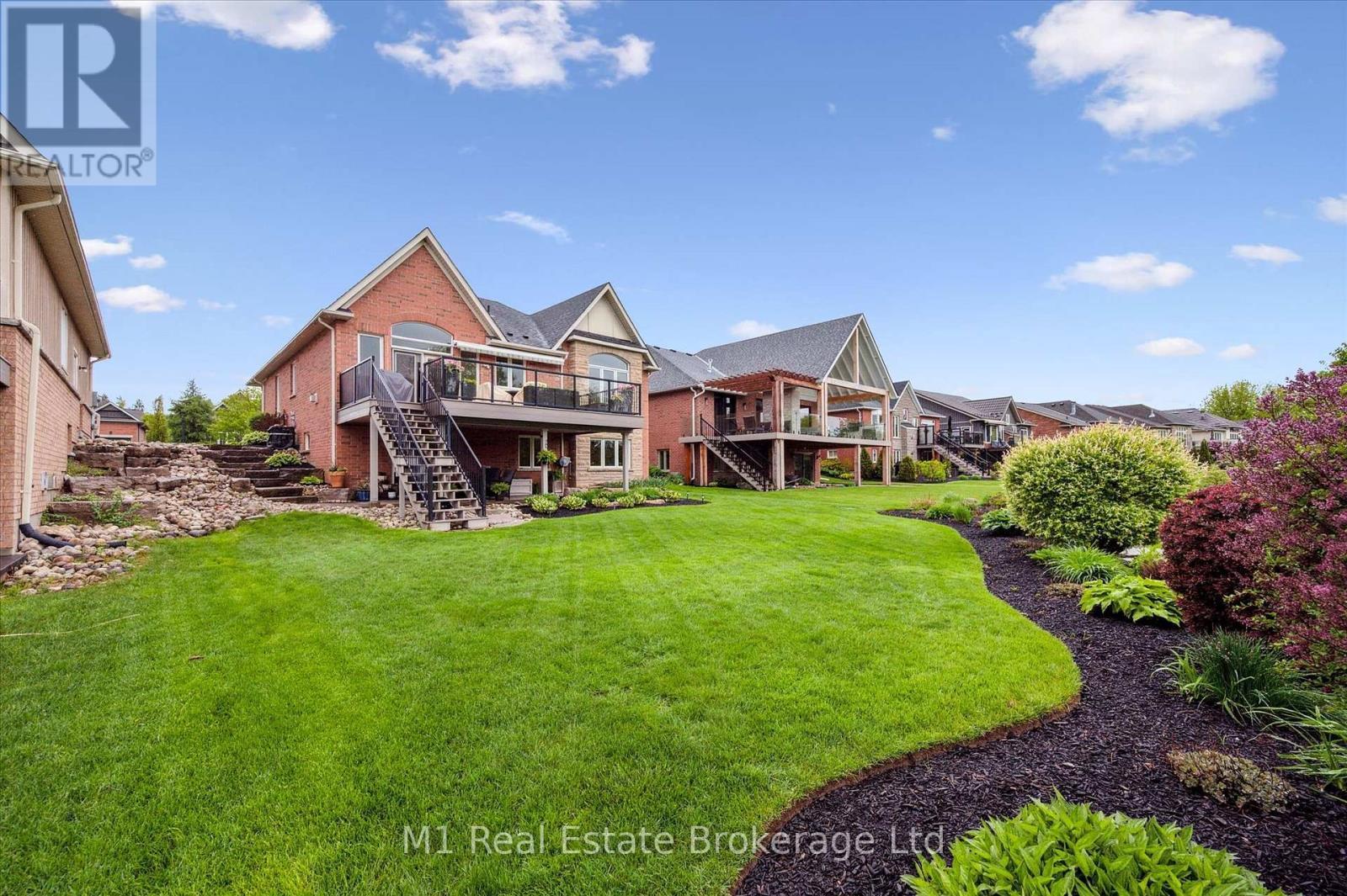 94 Aberfoyle Mill Crescent, Puslinch (Aberfoyle), ON - Outdoor With Deck Patio Veranda