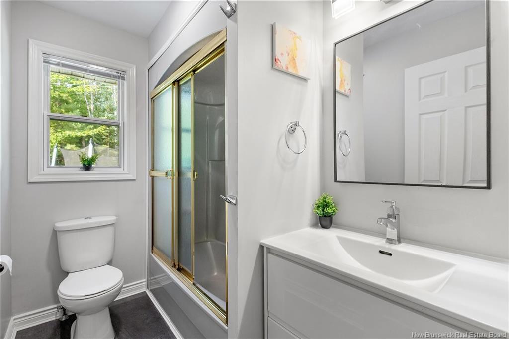 15 Mckinnon Rd, Miramichi, NB