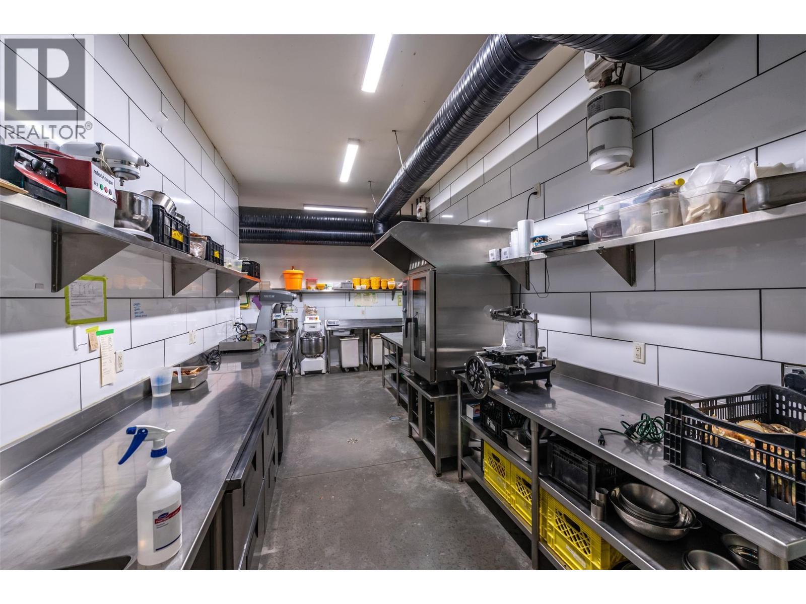 725 Mackenzie Road, Cawston, BC