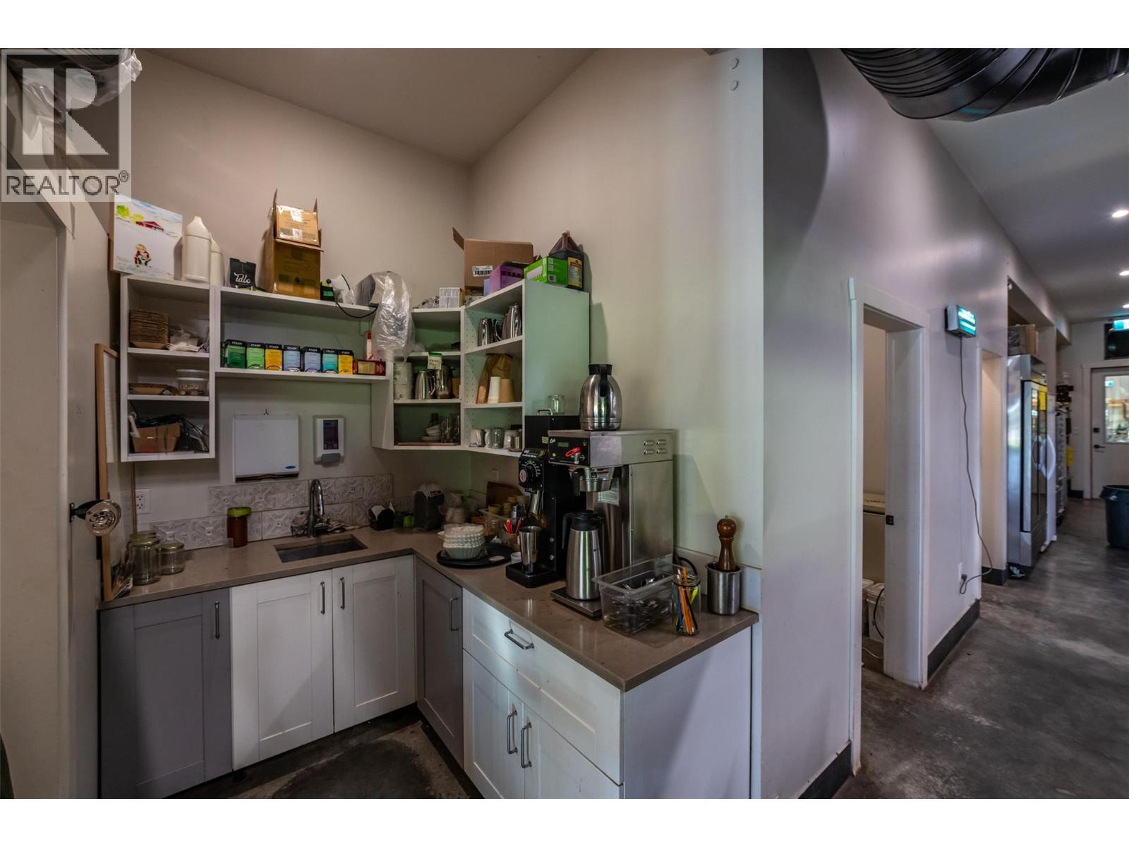 725 Mackenzie Road, Cawston, BC