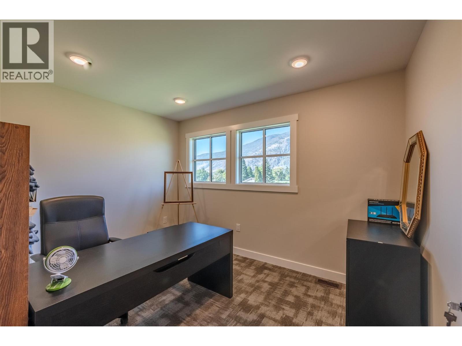 725 Mackenzie Road, Cawston, BC