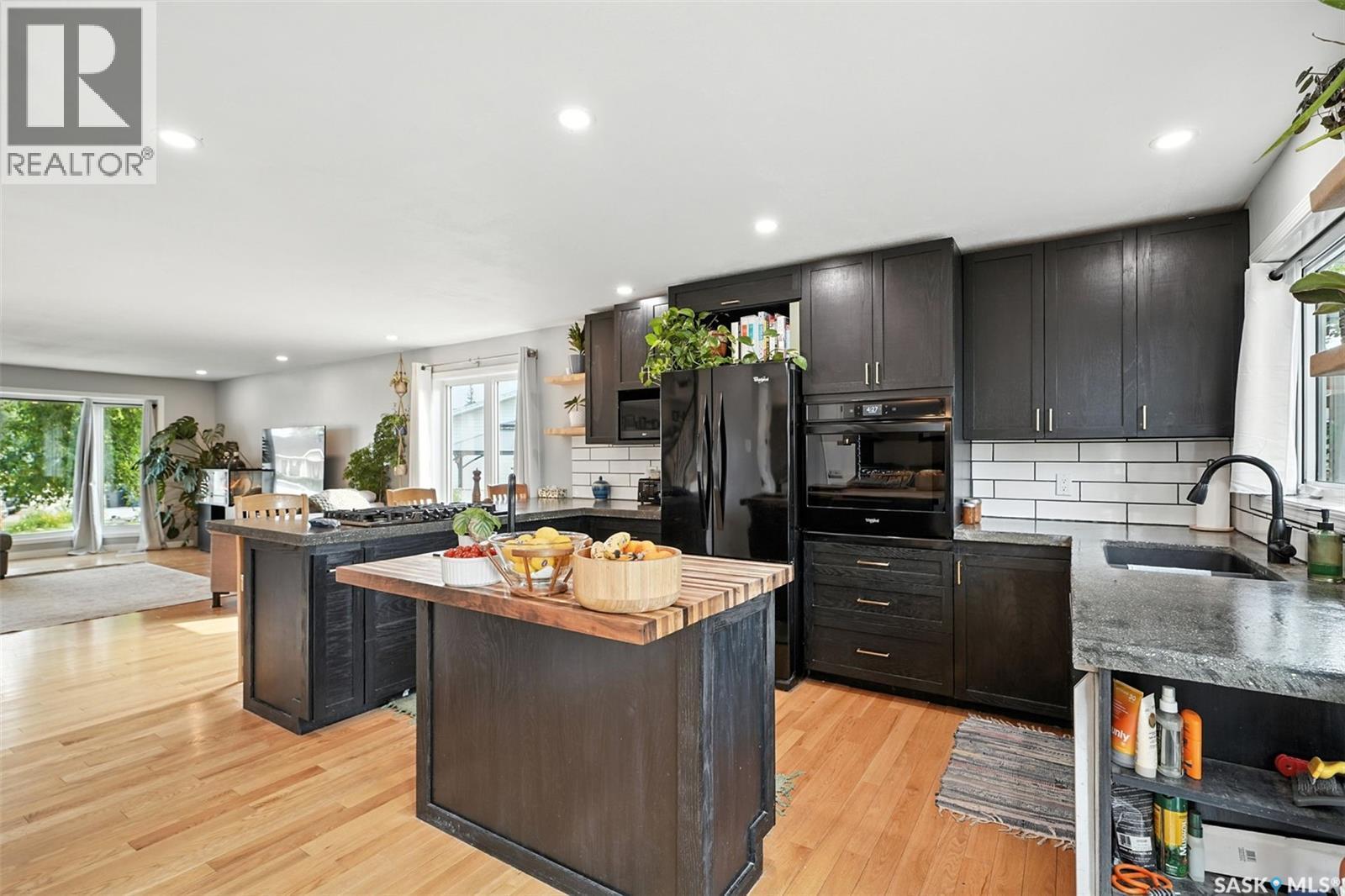 219 Westview Place, Allan, SK - Indoor Photo Showing Kitchen With Upgraded Kitchen