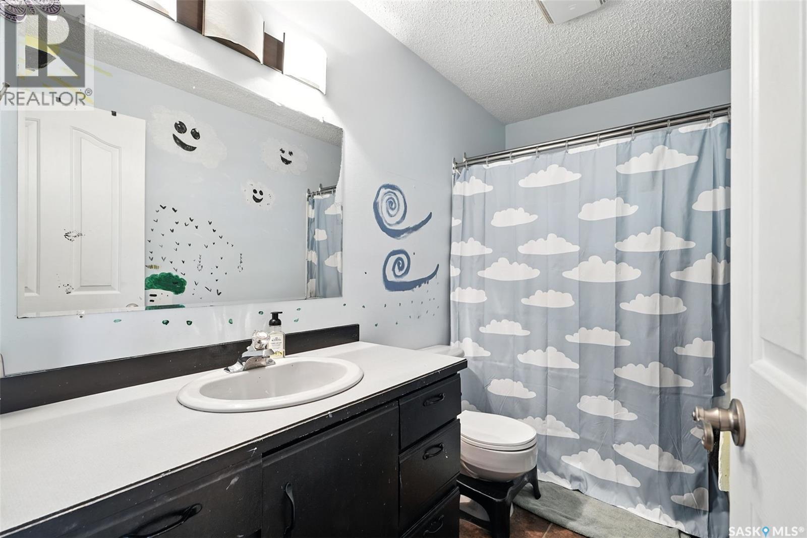 219 Westview Place, Allan, SK - Indoor Photo Showing Bathroom